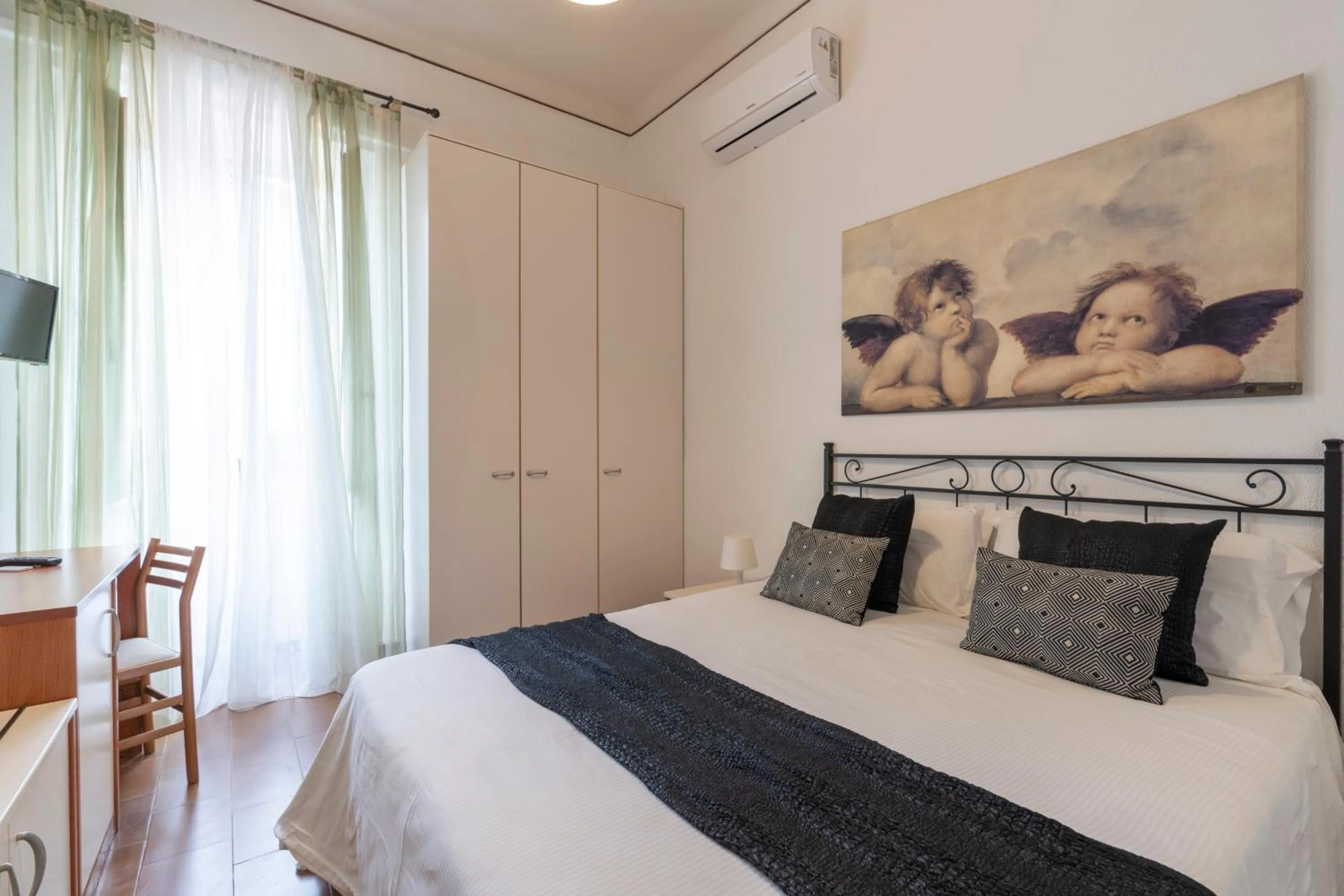 Bedroom in Hotel Aida