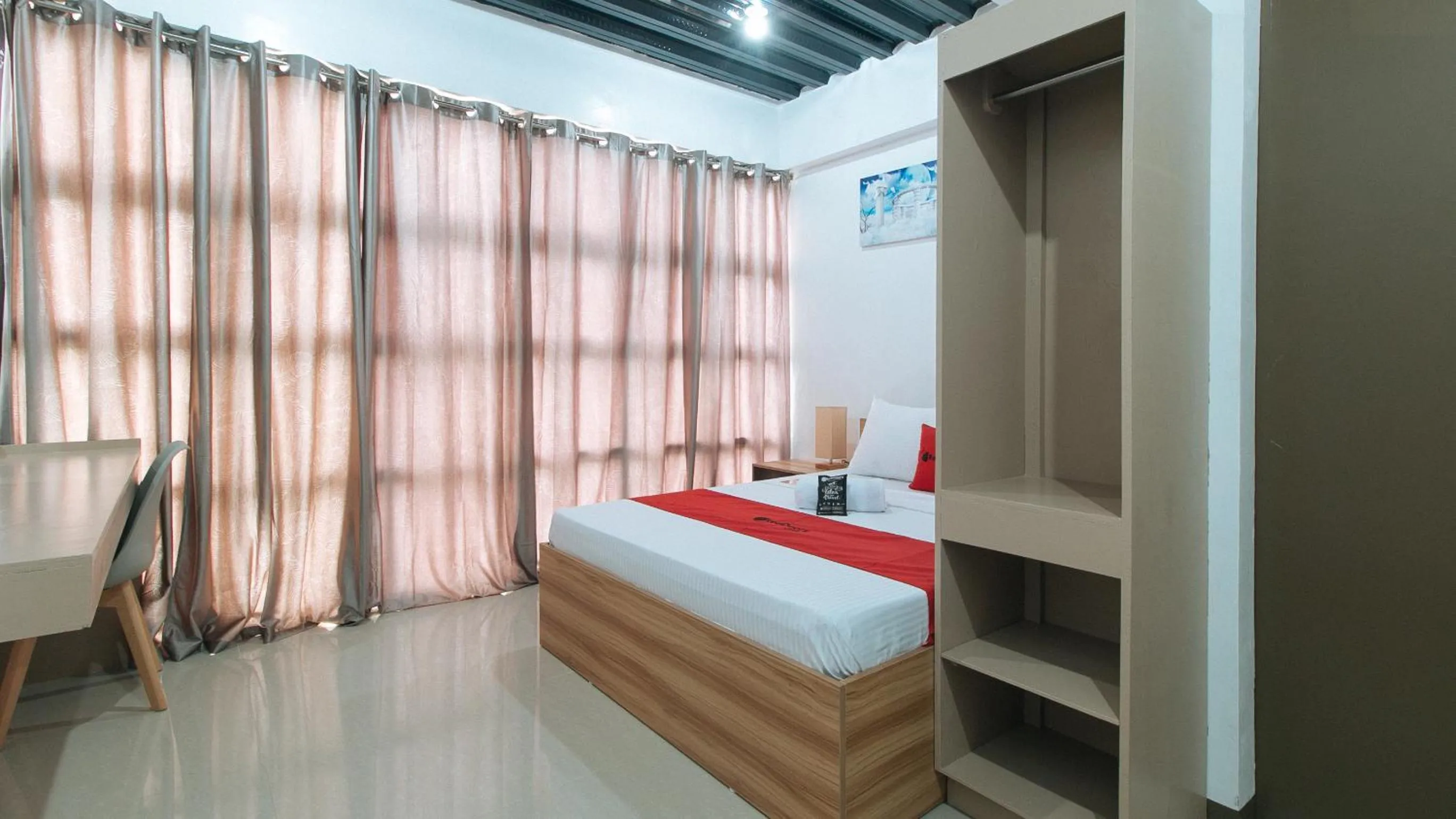 Bedroom, Bed in RedDoorz Near Iloilo International Airport