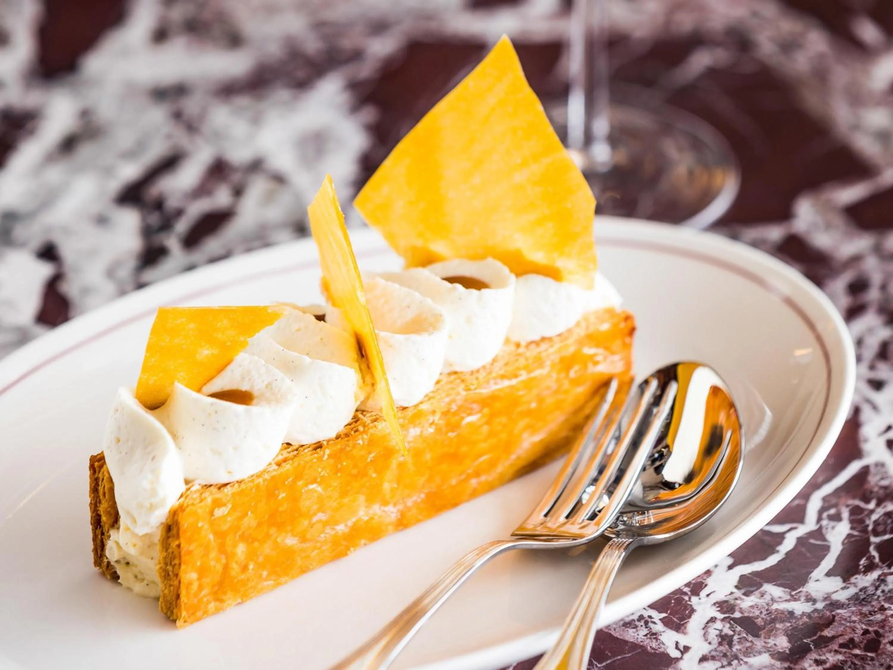 Restaurant/places to eat in SO/ Paris Hotel