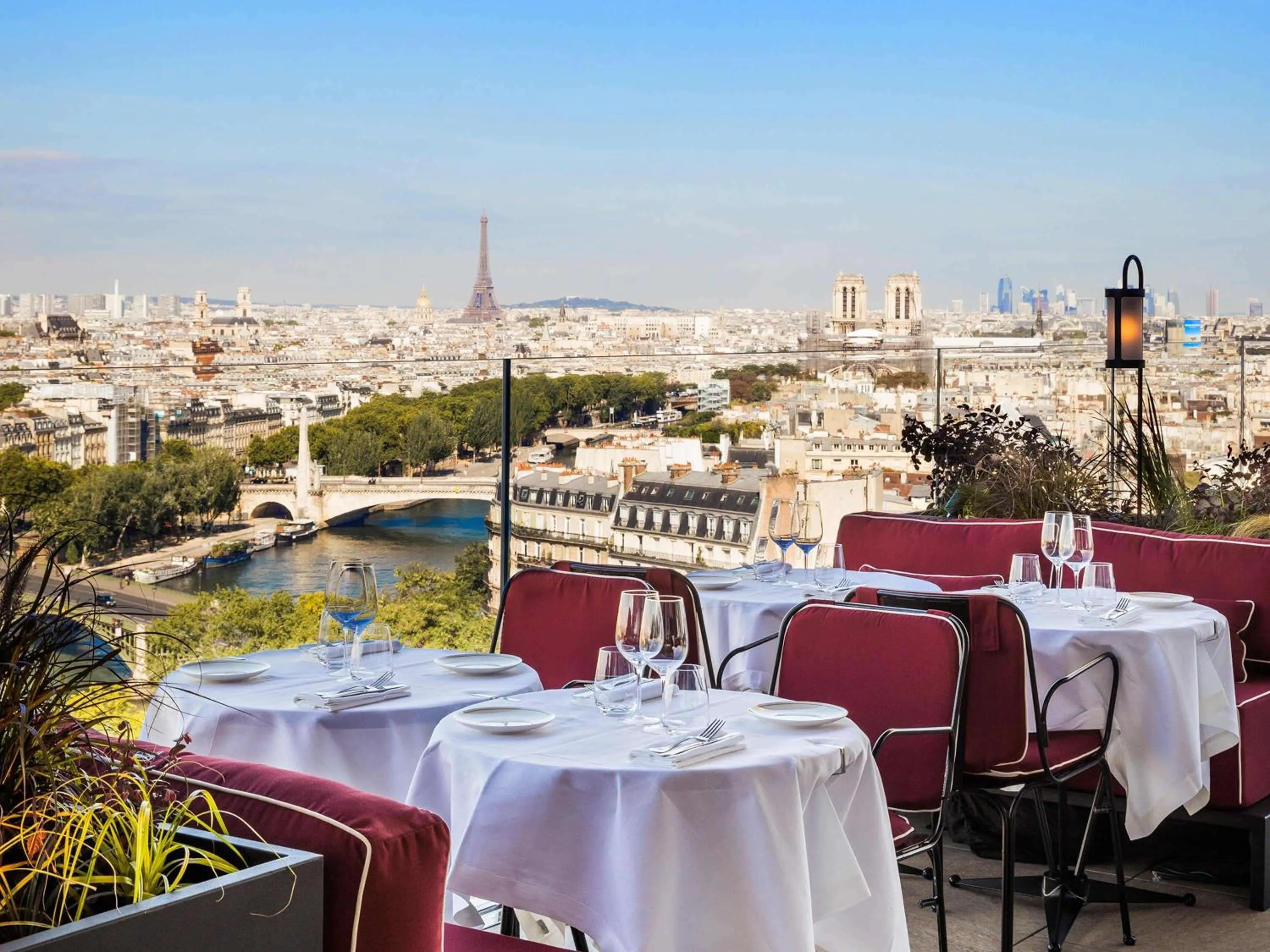 Restaurant/places to eat in SO/ Paris Hotel
