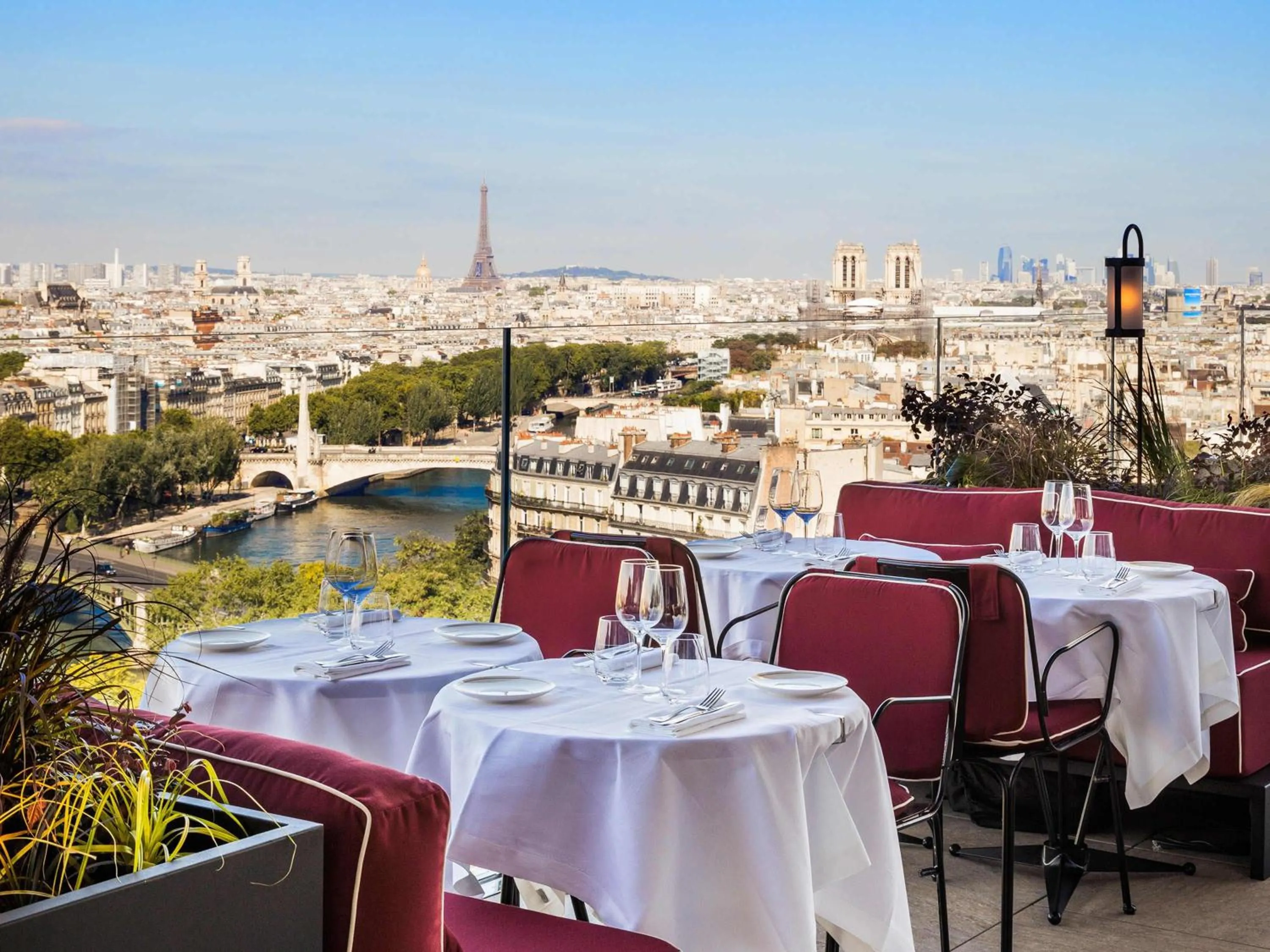 Restaurant/places to eat in SO/ Paris Hotel