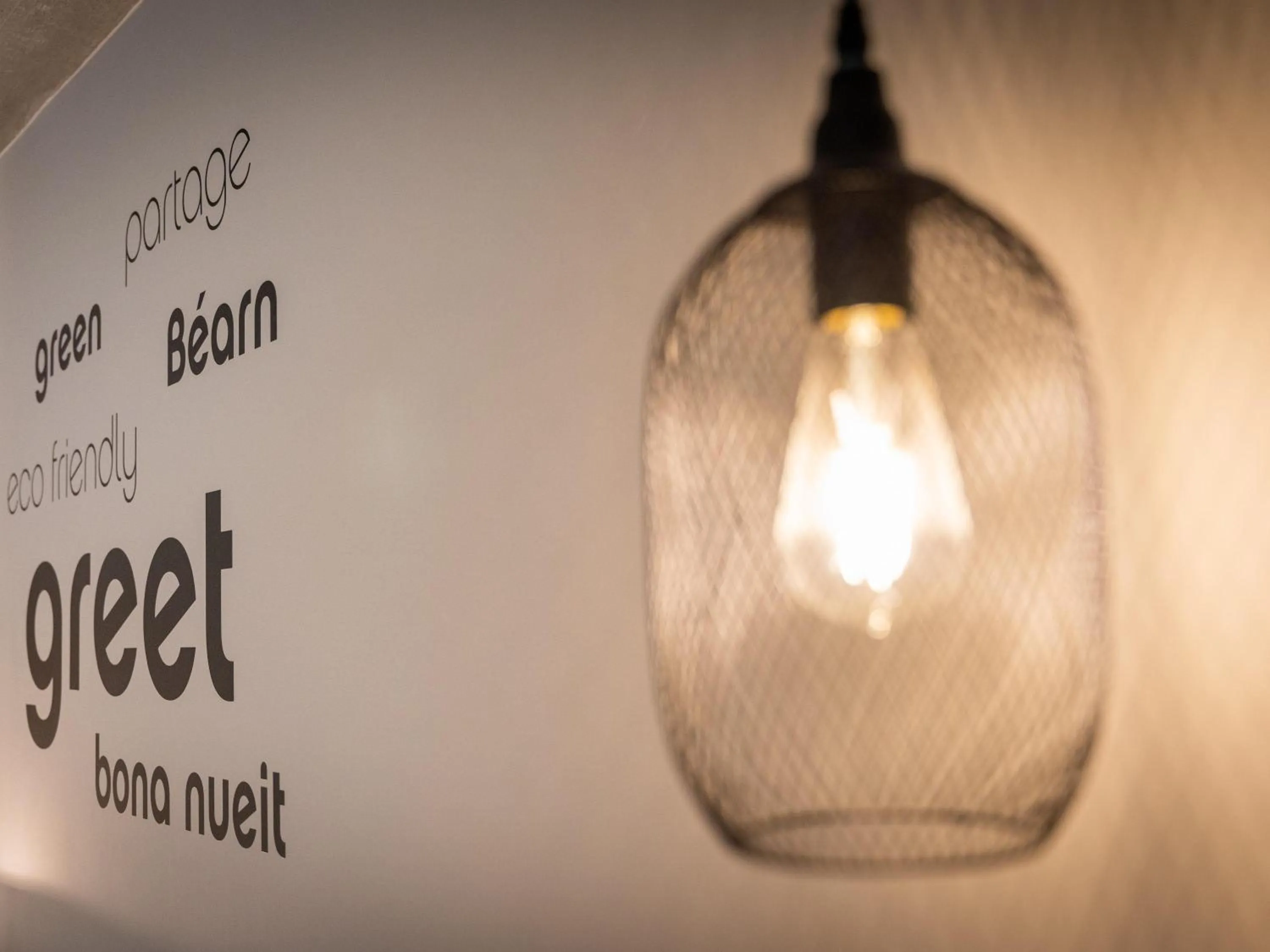 Bedroom in Greet Hôtel Orthez Bearn