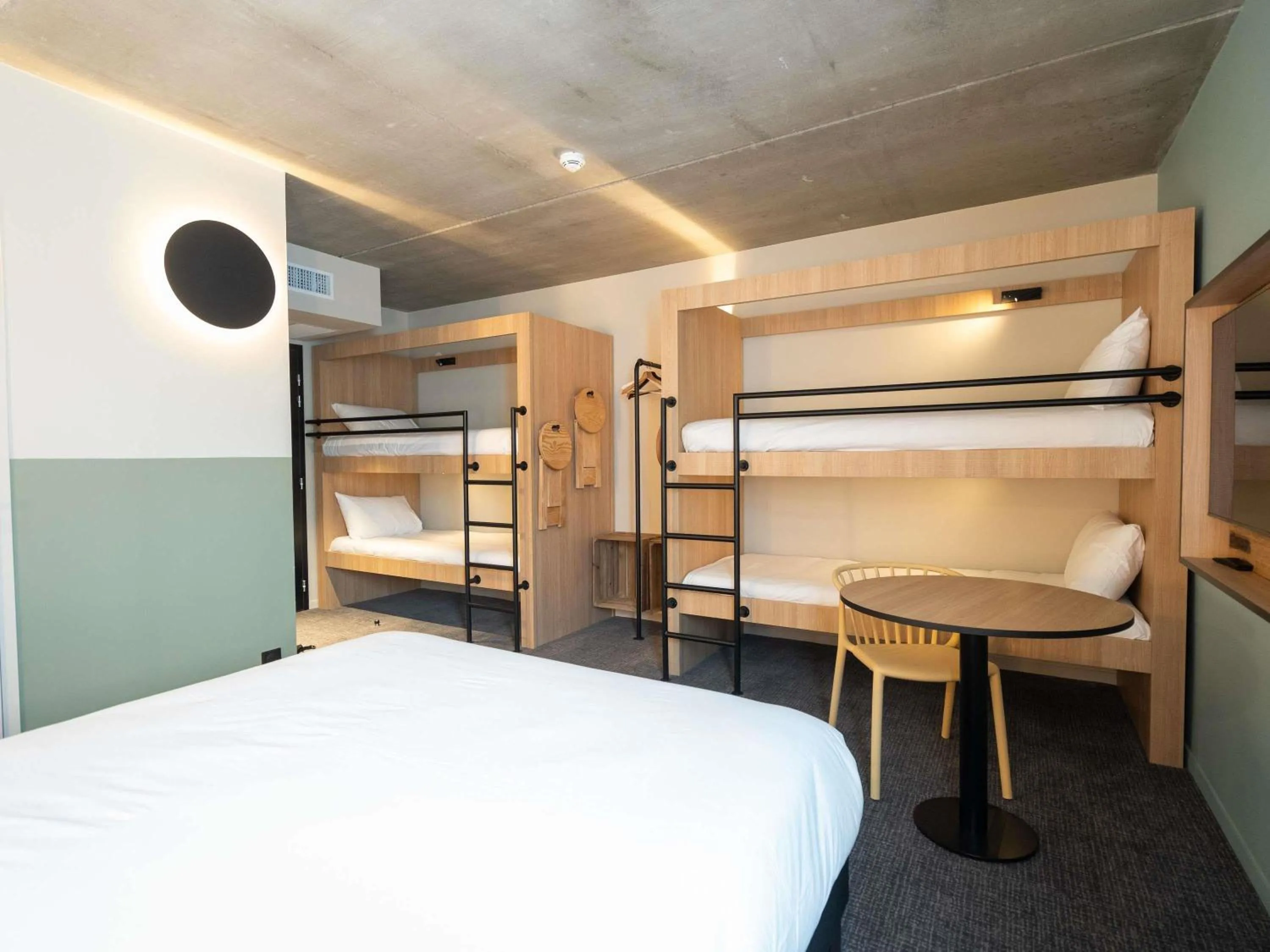 Bedroom, Bed in Greet Hôtel Orthez Bearn