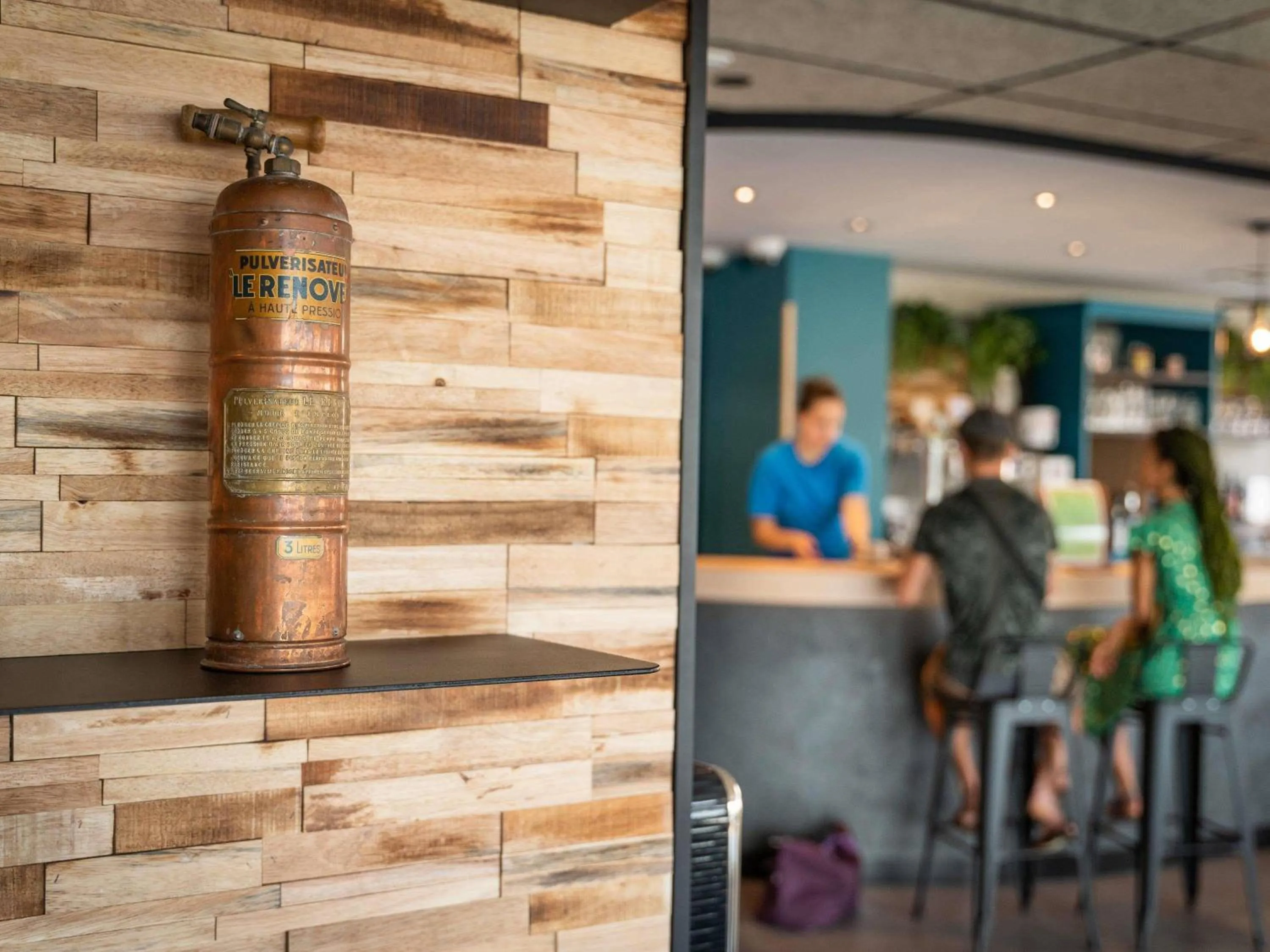 Lounge or bar in Greet Hôtel Orthez Bearn