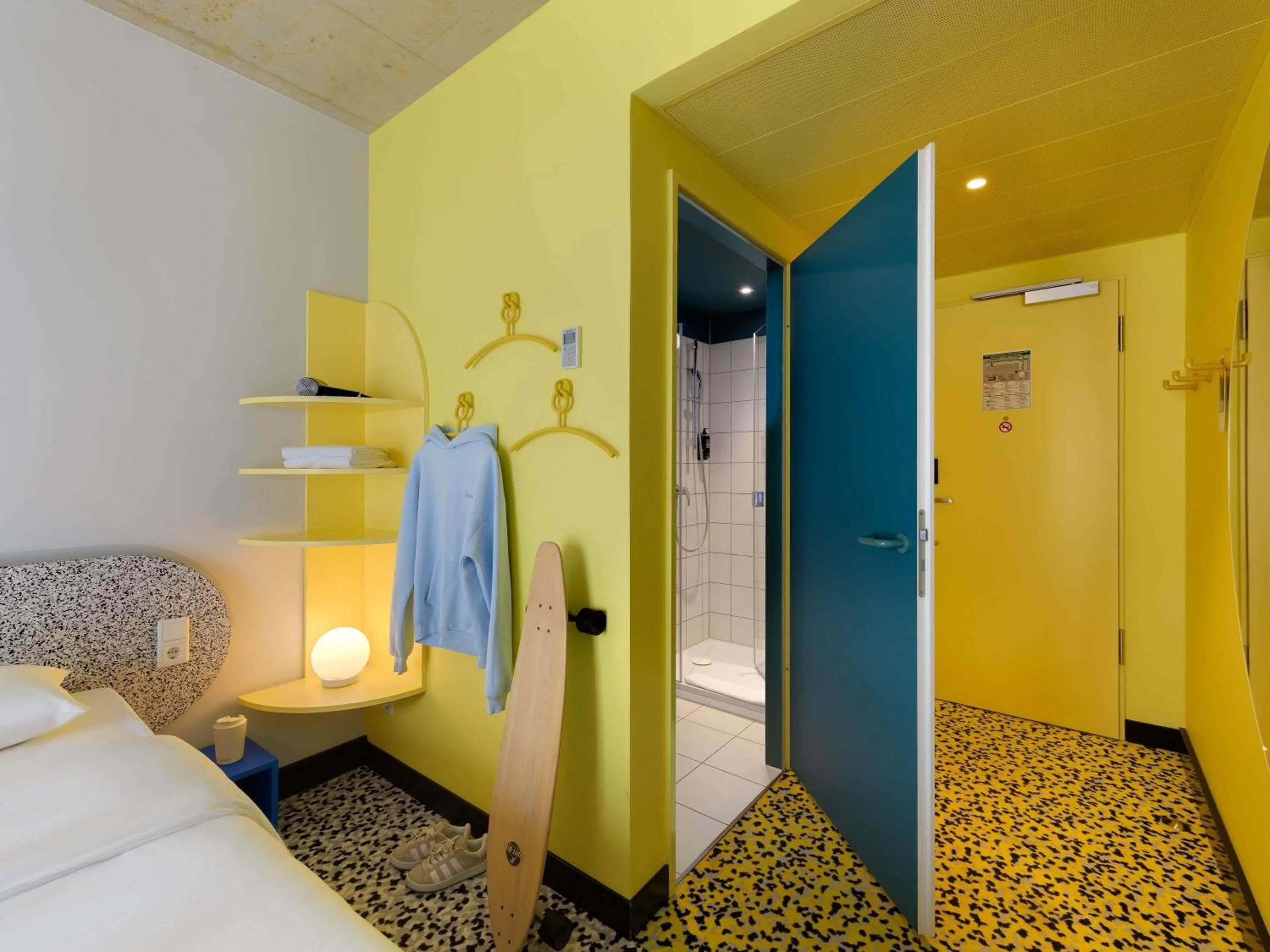 Bedroom, Bed in ibis budget Münster City