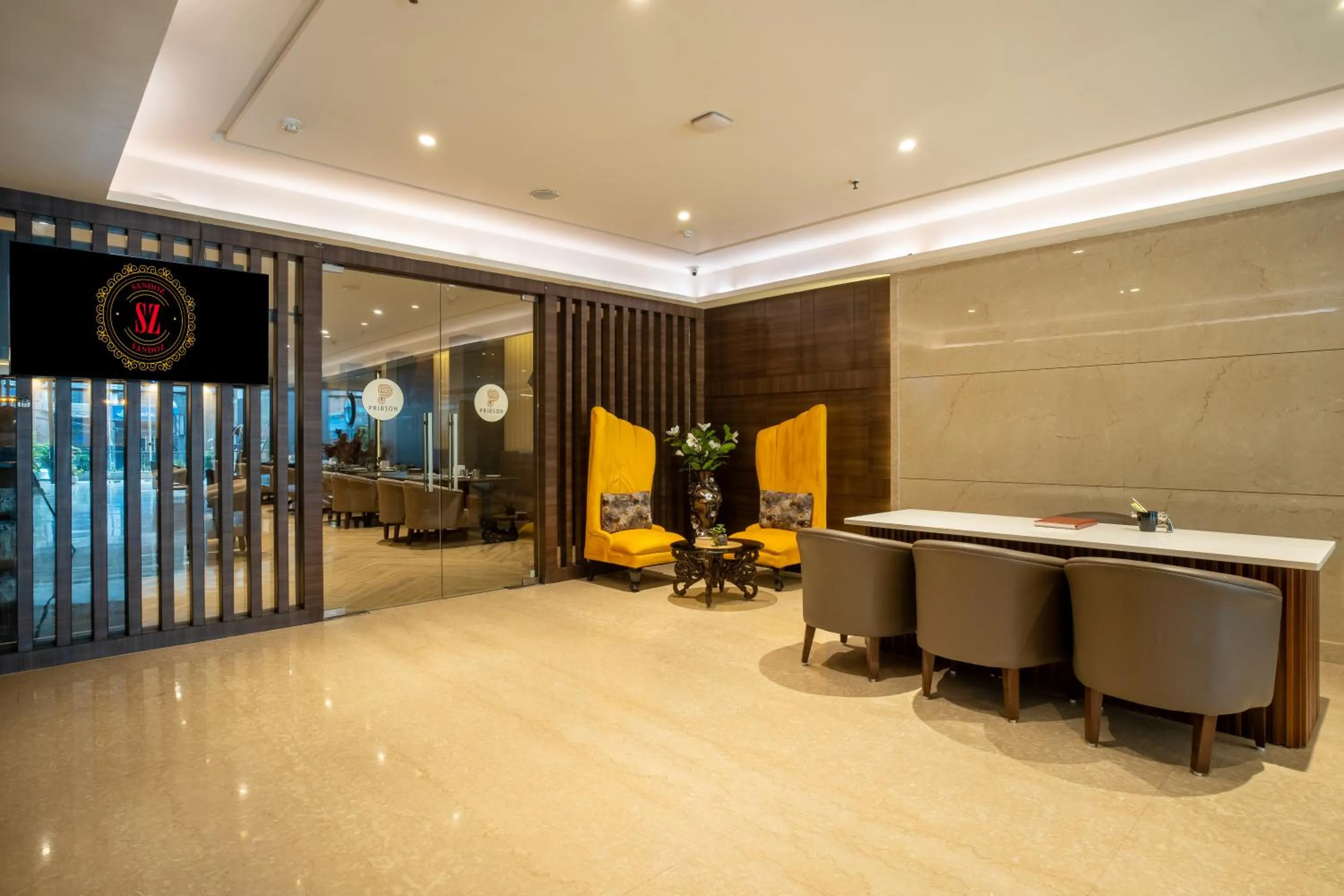 Lobby or reception in SANDOZ Pribson Hotel near Golden Temple