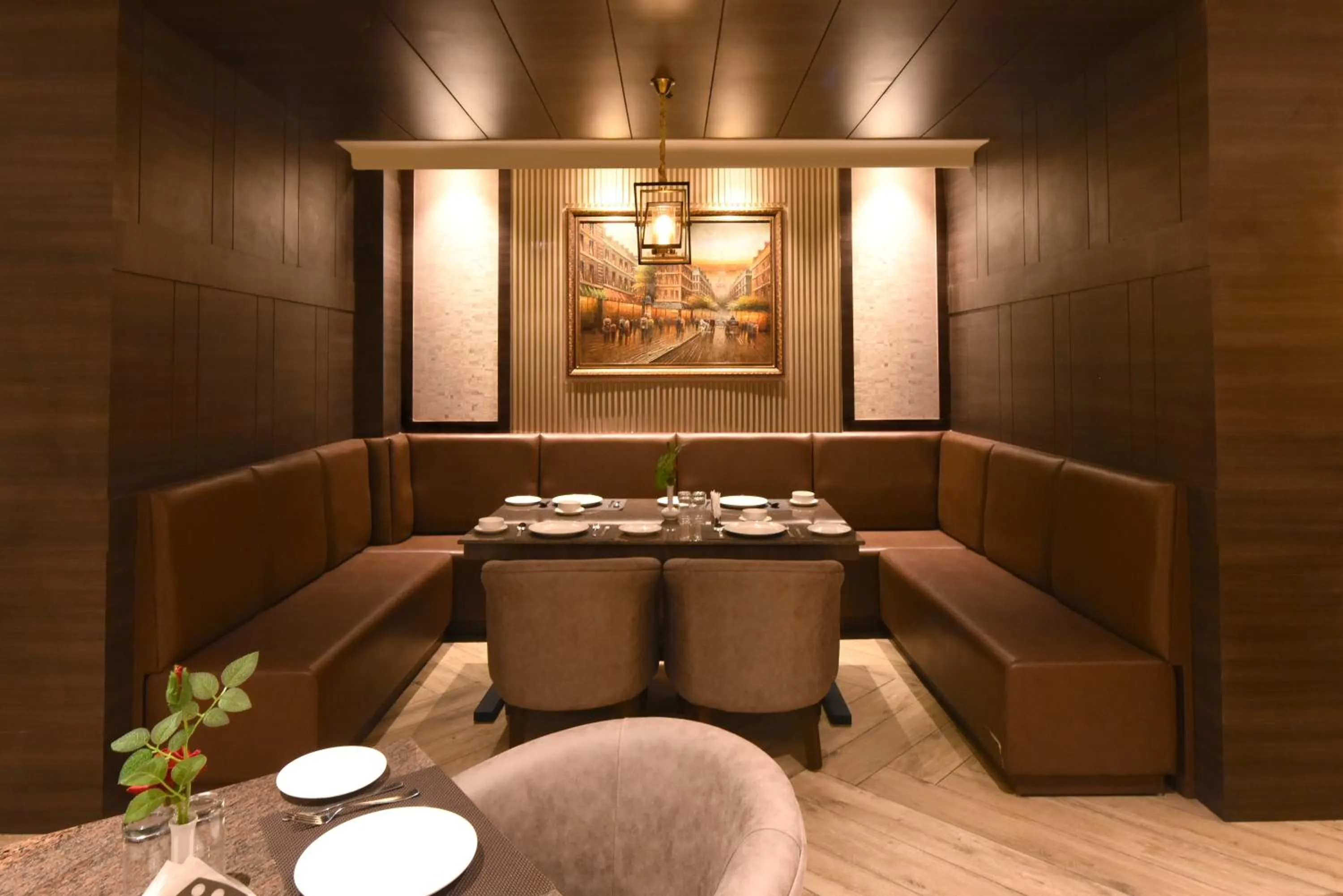 Restaurant/places to eat in SANDOZ Pribson Hotel near Golden Temple