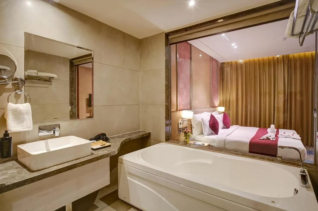 Bath, Bed in SANDOZ Pribson Hotel near Golden Temple