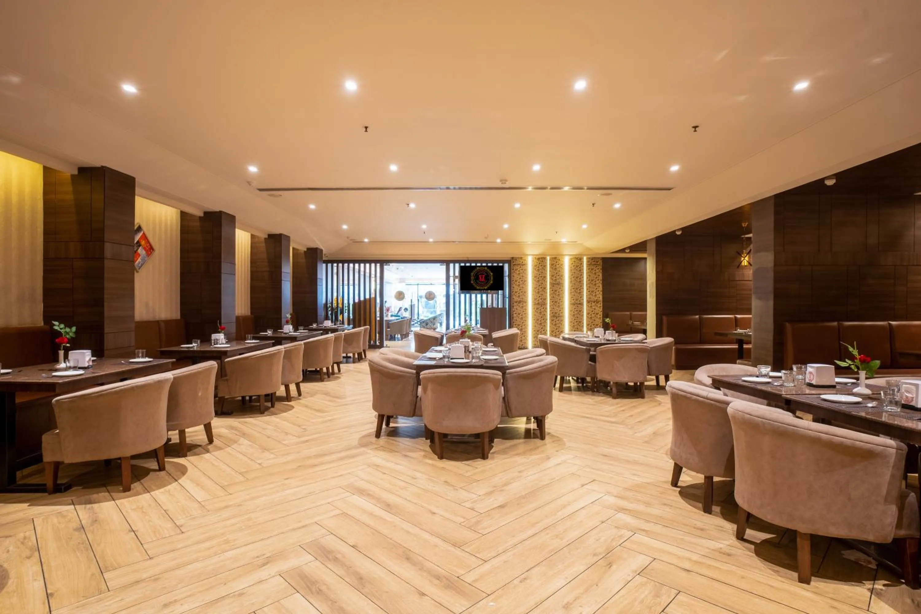 Restaurant/places to eat in SANDOZ Pribson Hotel near Golden Temple