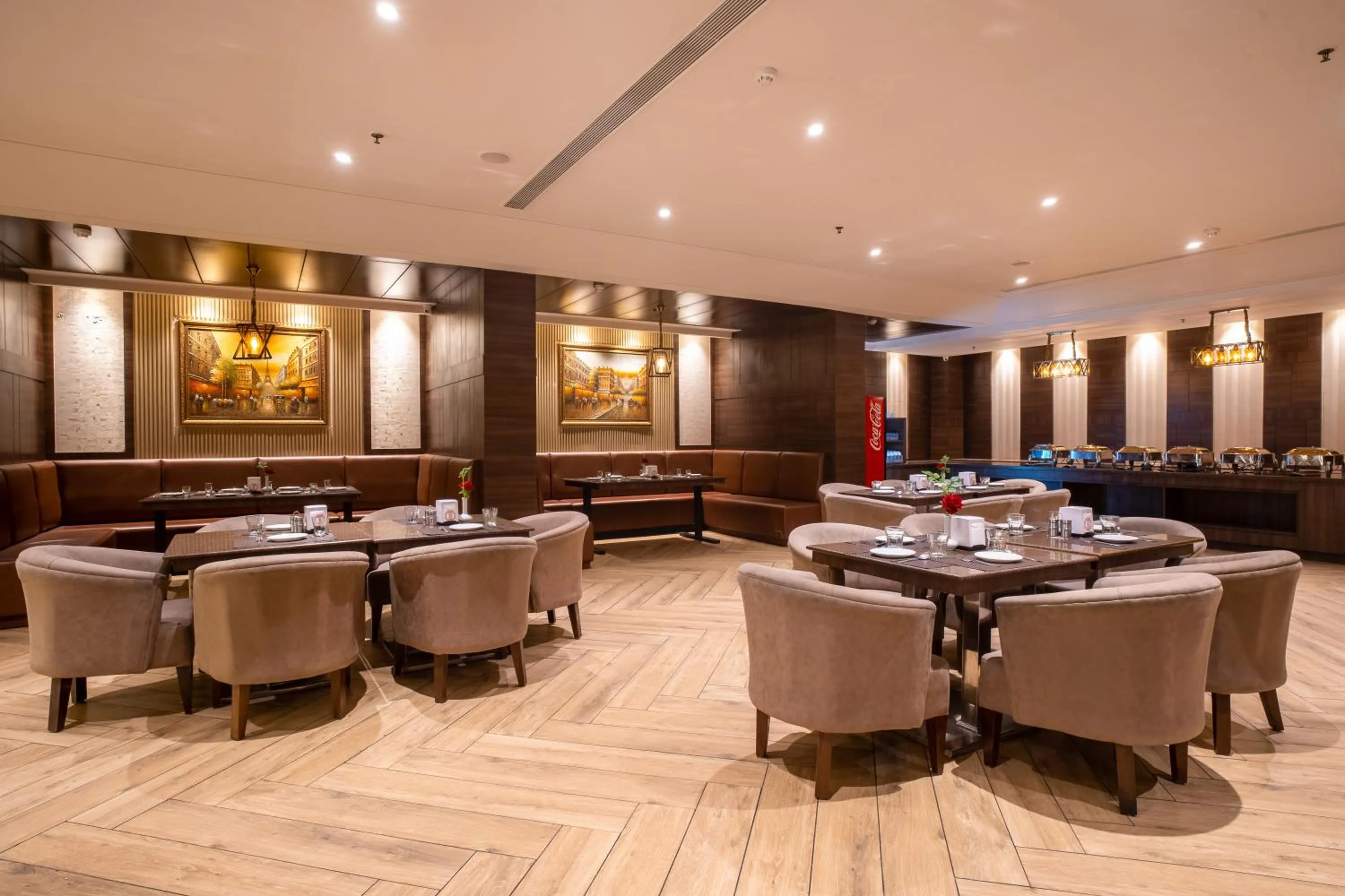 Restaurant/places to eat in SANDOZ Pribson Hotel near Golden Temple