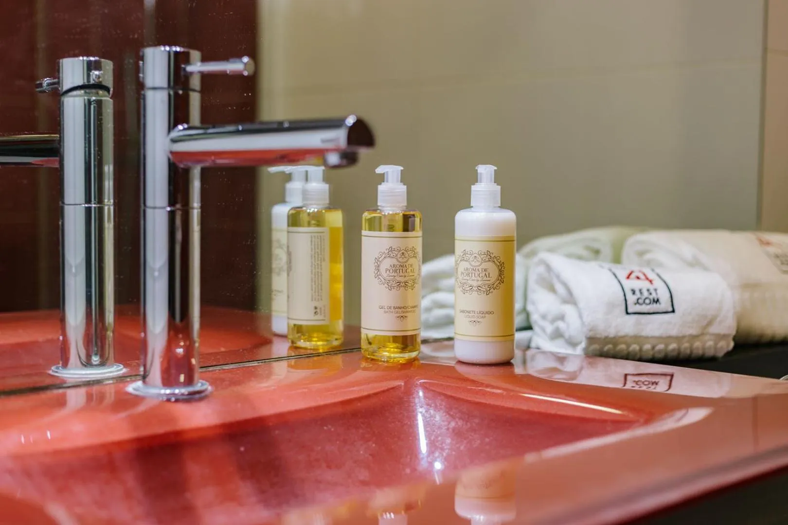 Bathroom in Rent4Rest Estoril Beachfront Apartments