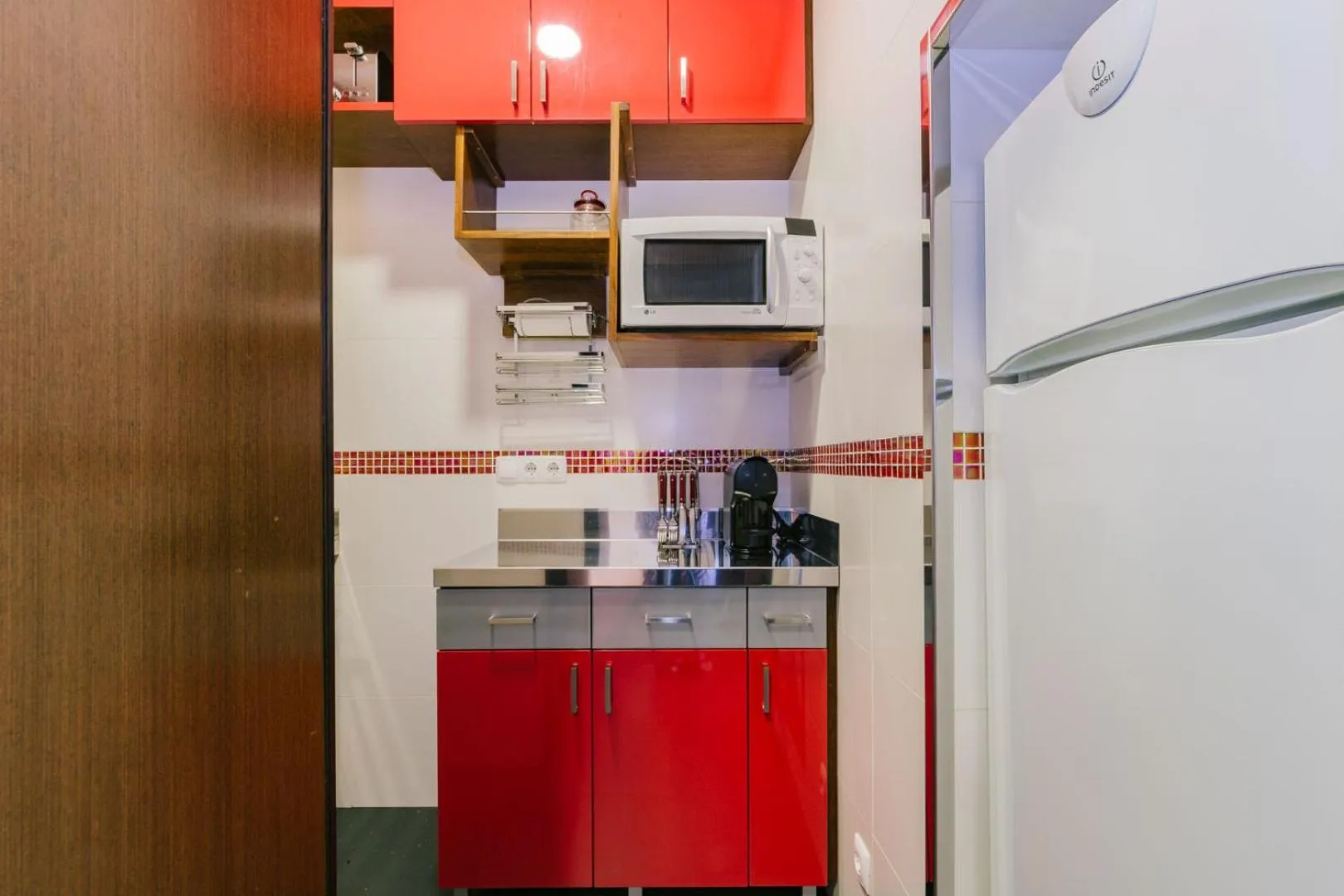 Kitchen or kitchenette in Rent4Rest Estoril Beachfront Apartments