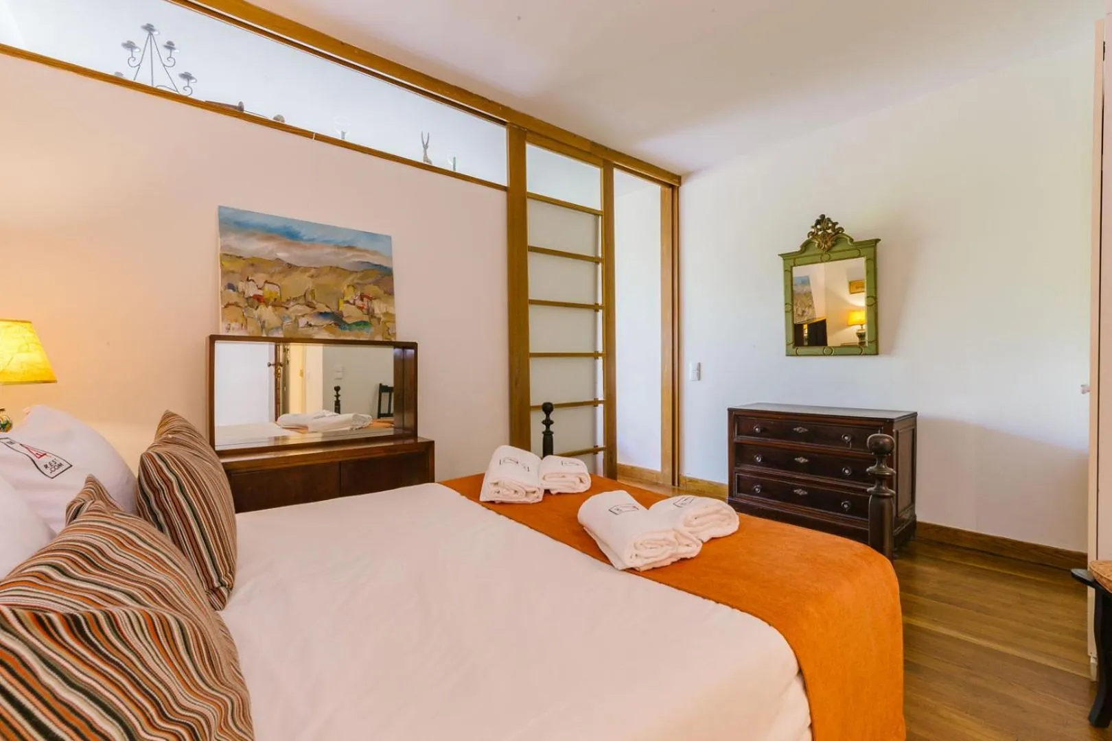 Bed in Rent4Rest Estoril Beachfront Apartments