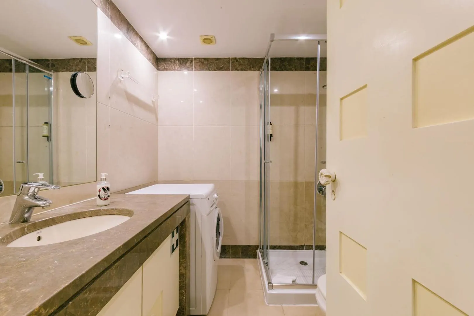 Shower in Rent4Rest Estoril Beachfront Apartments