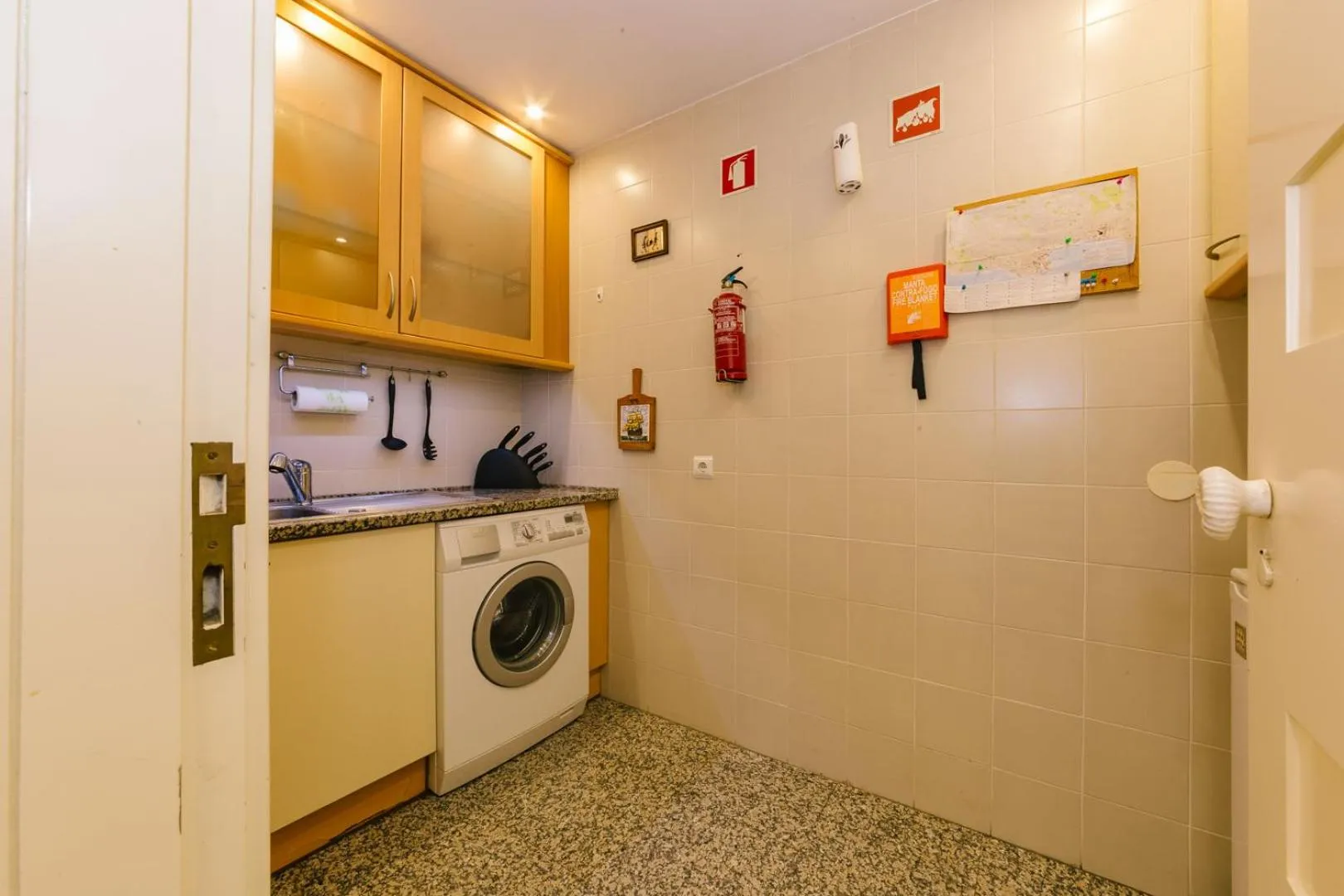Kitchen or kitchenette in Rent4Rest Estoril Beachfront Apartments
