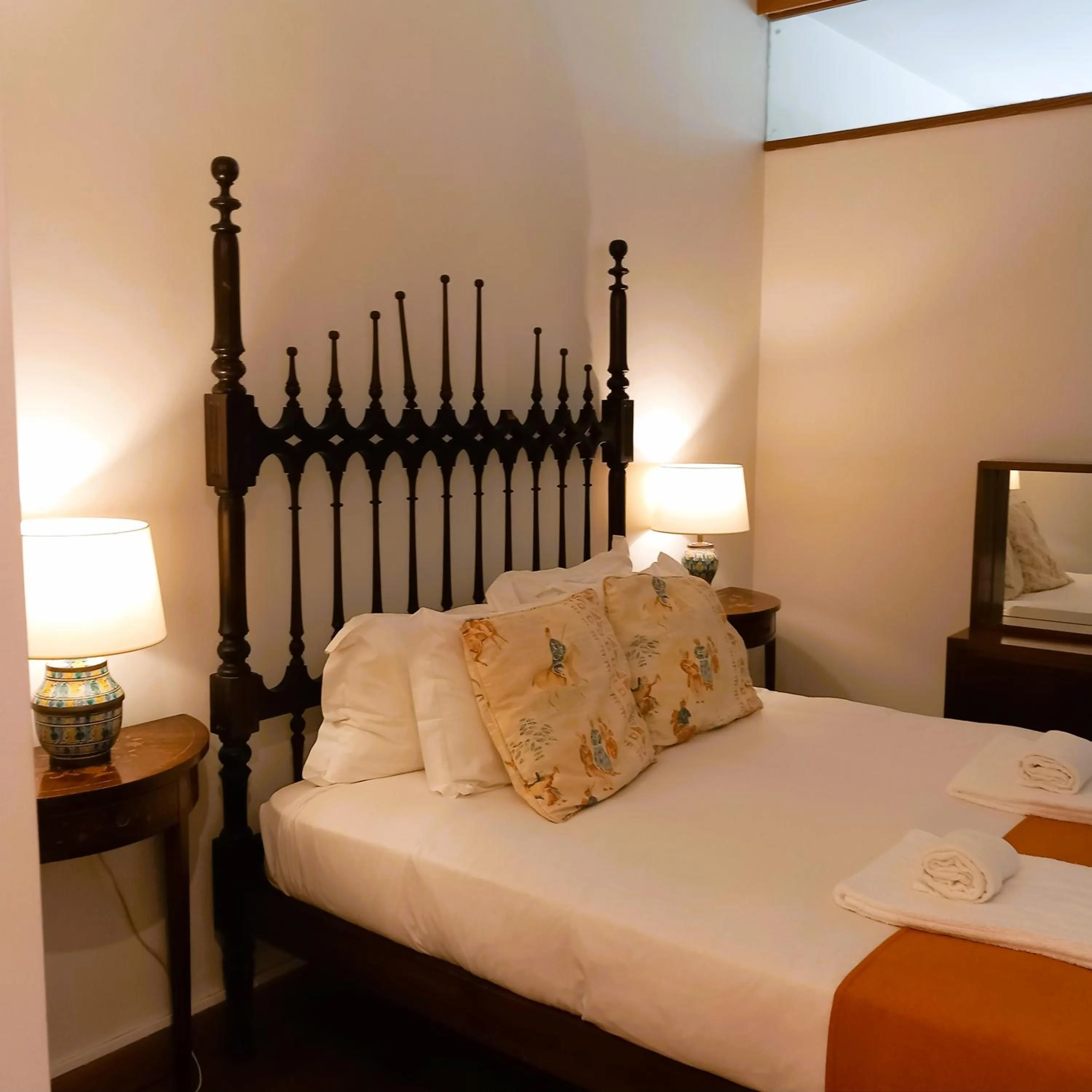 Bed in Rent4Rest Estoril Beachfront Apartments