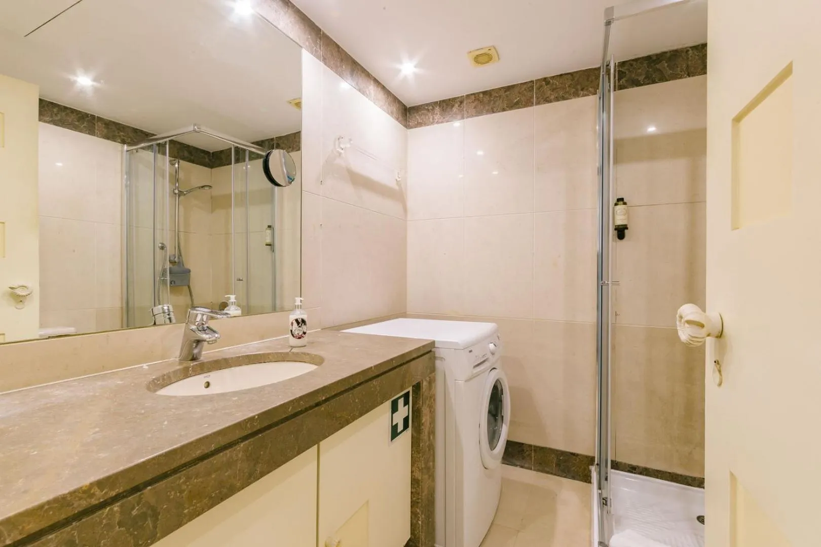 Shower in Rent4Rest Estoril Beachfront Apartments