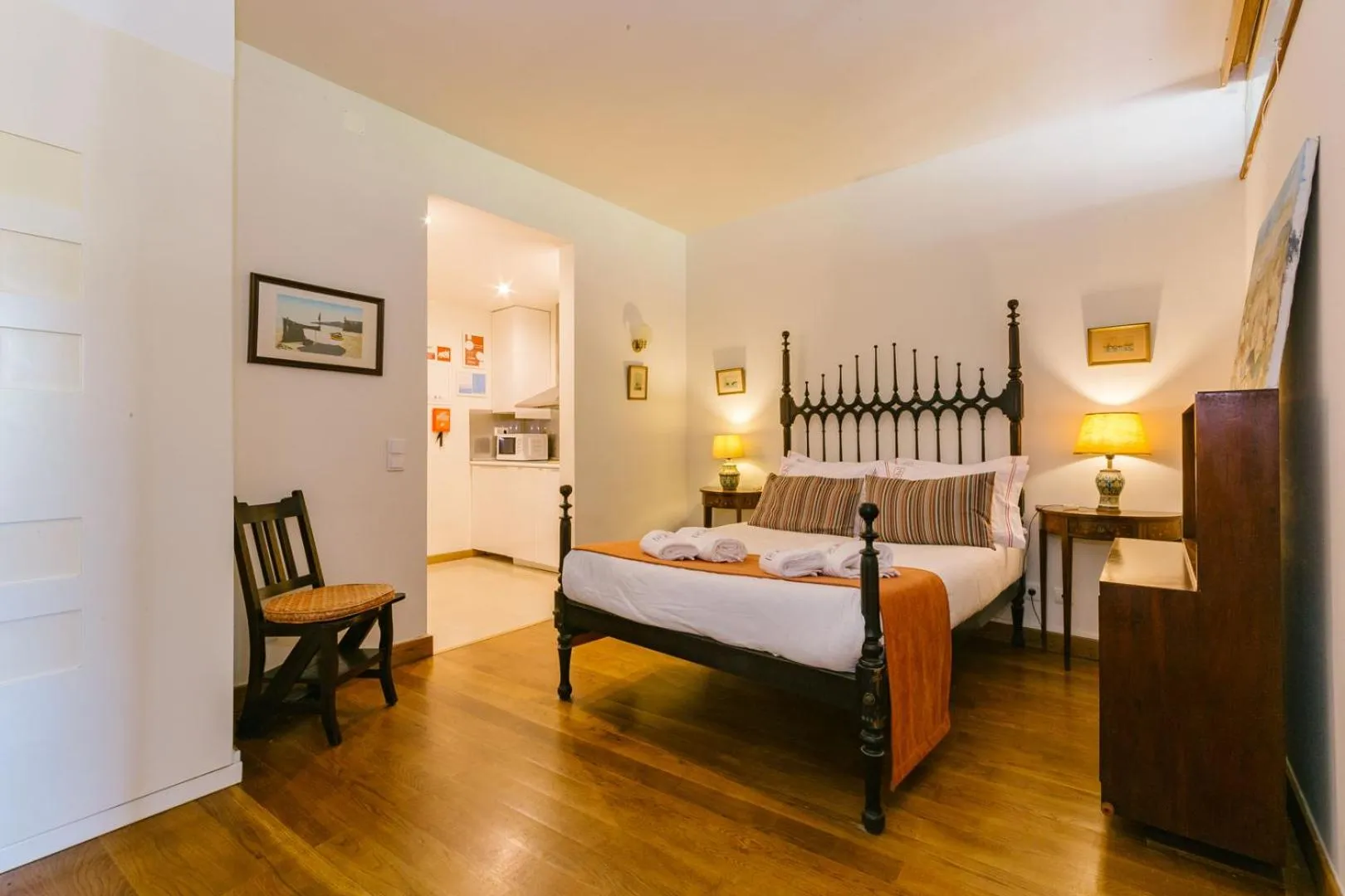 Bed in Rent4Rest Estoril Beachfront Apartments