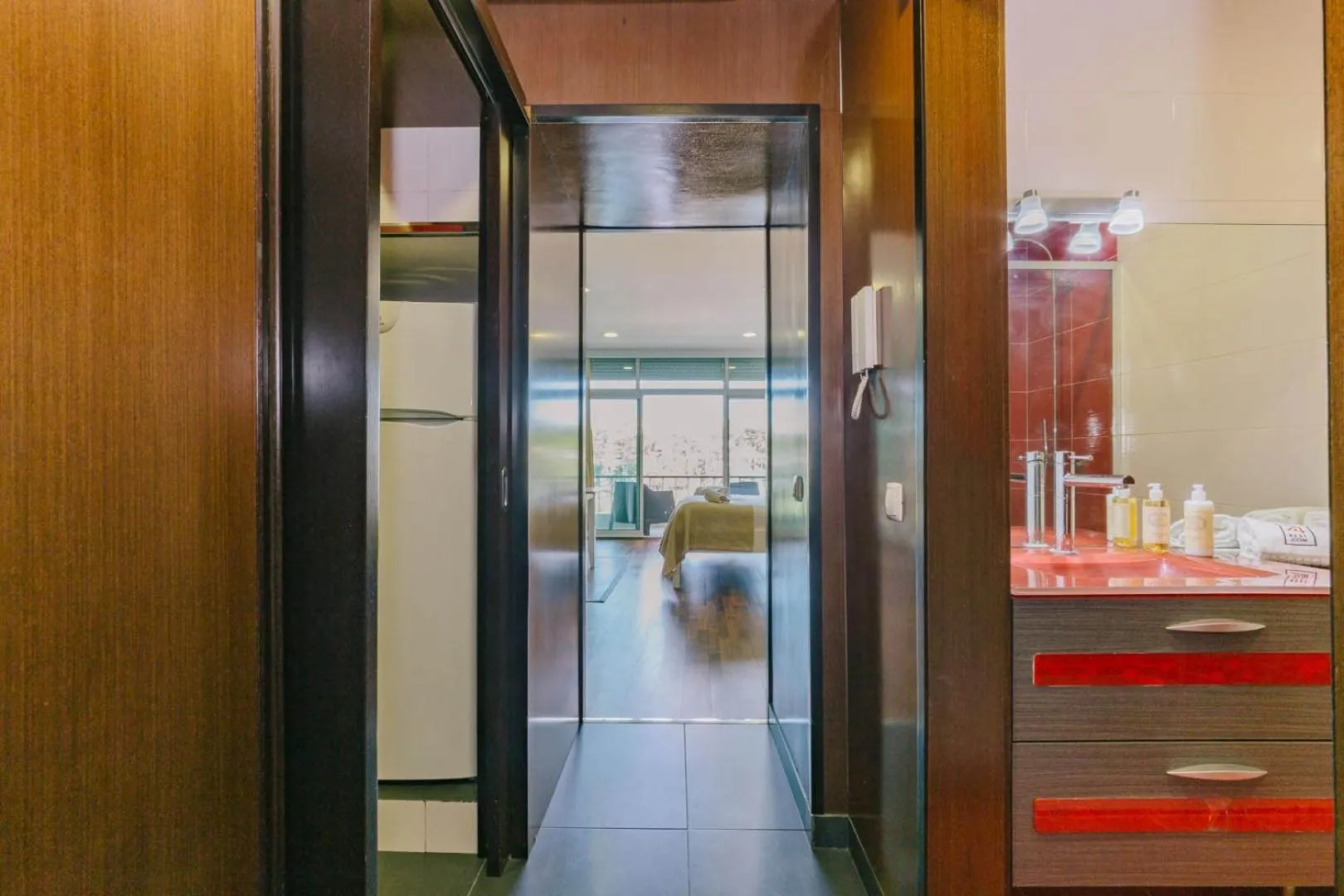 Kitchen or kitchenette in Rent4Rest Estoril Beachfront Apartments