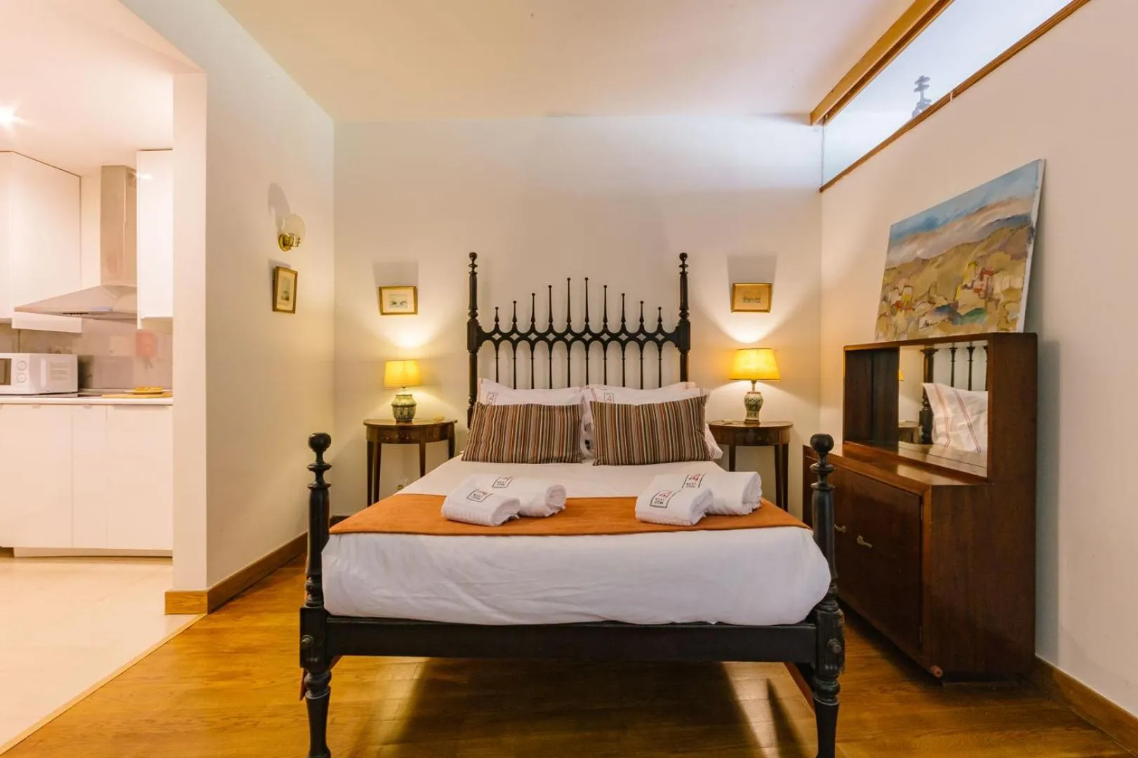 Bed in Rent4Rest Estoril Beachfront Apartments