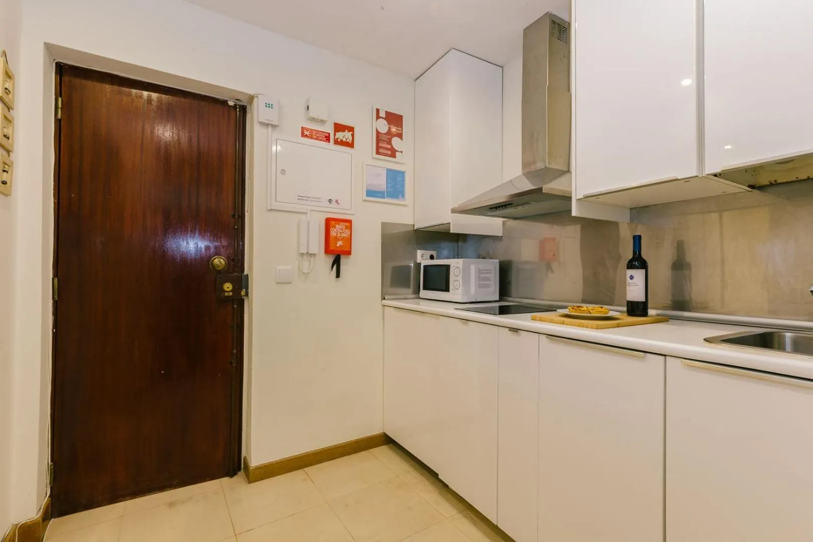 Coffee/tea facilities in Rent4Rest Estoril Beachfront Apartments