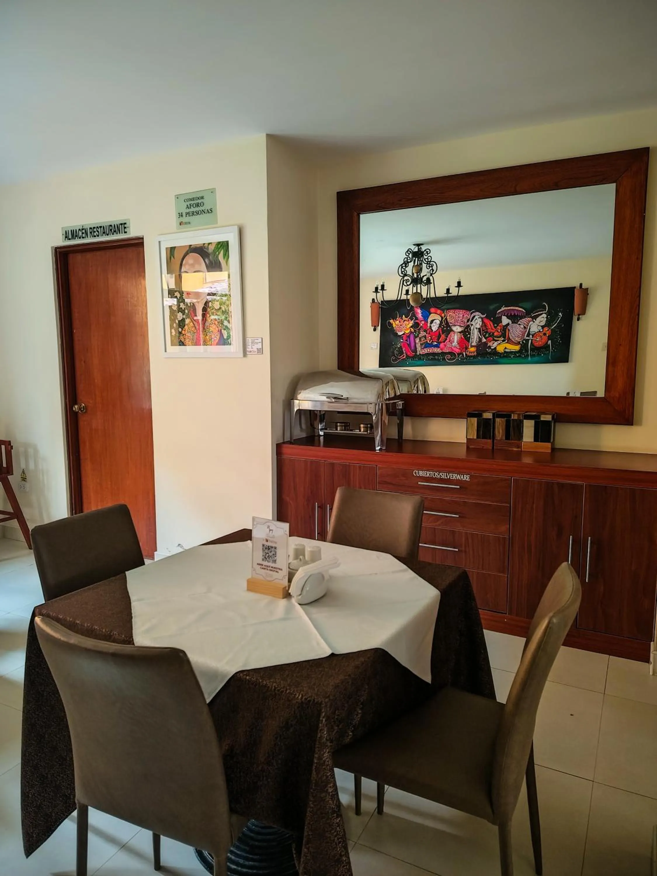 Restaurant/places to eat in Hotel Tartar