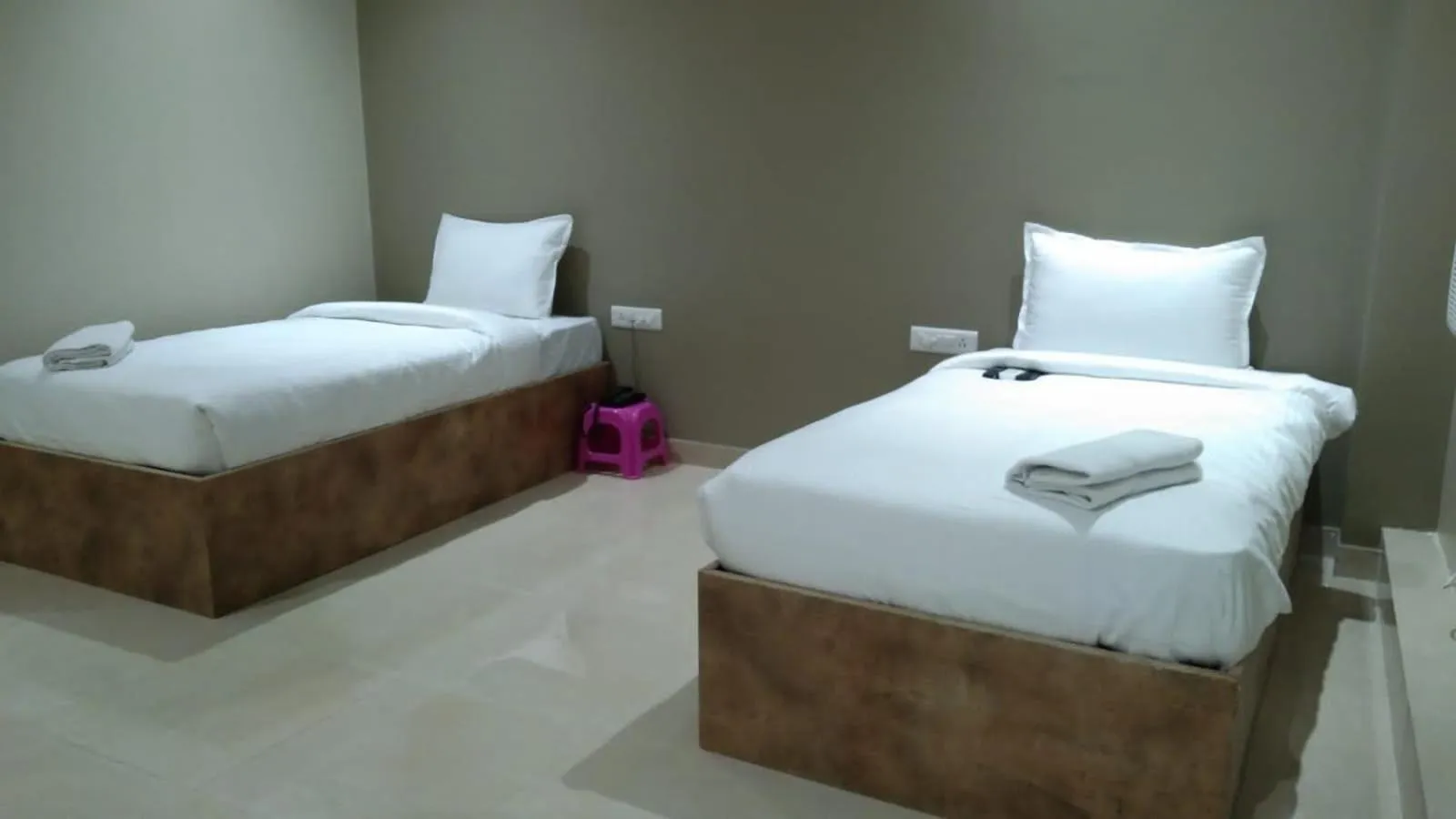 Bed in Hotel Sukhdham