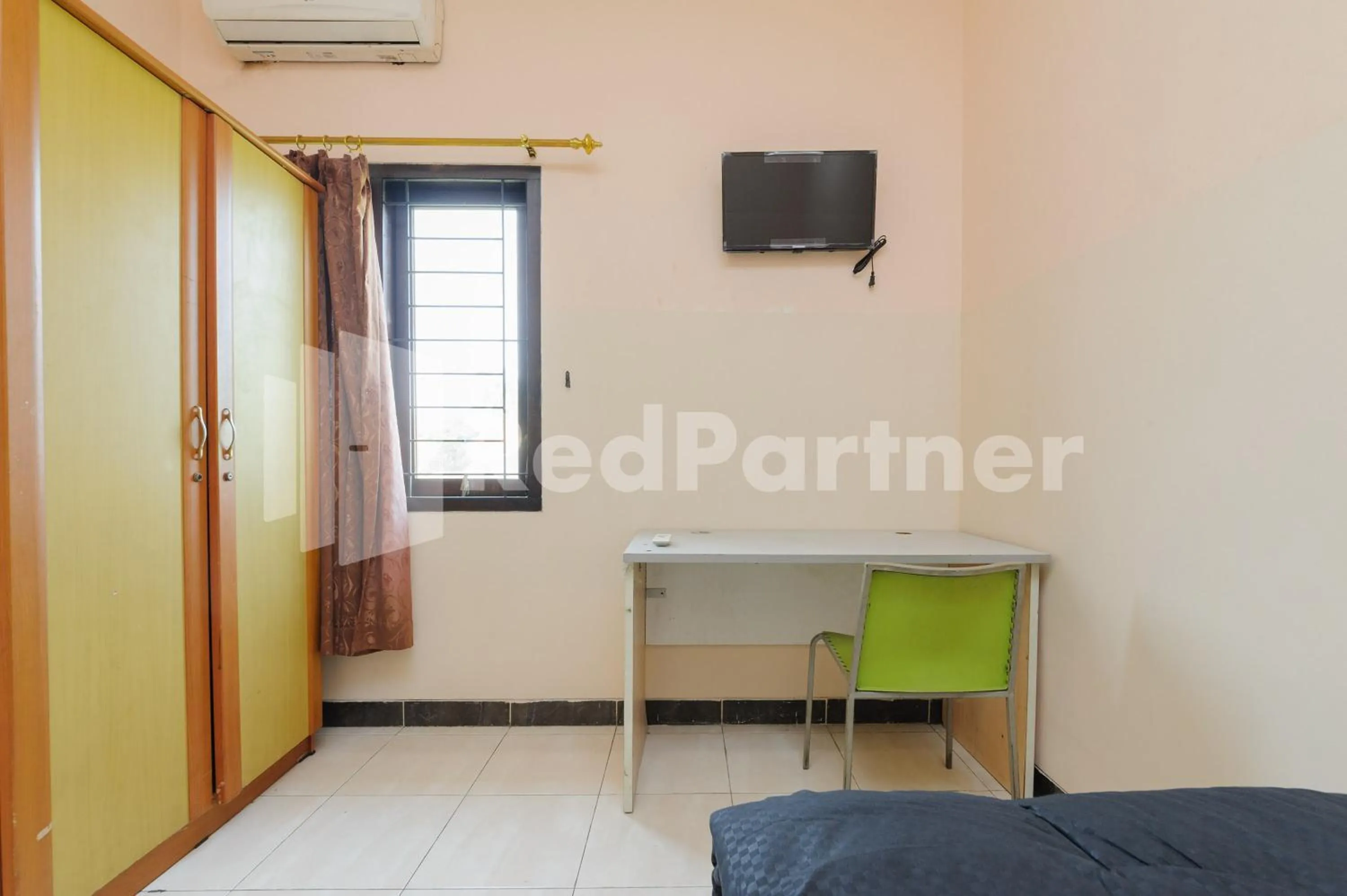 Bedroom in Karawaci Taman Permata Tiga Mitra RedDoorz