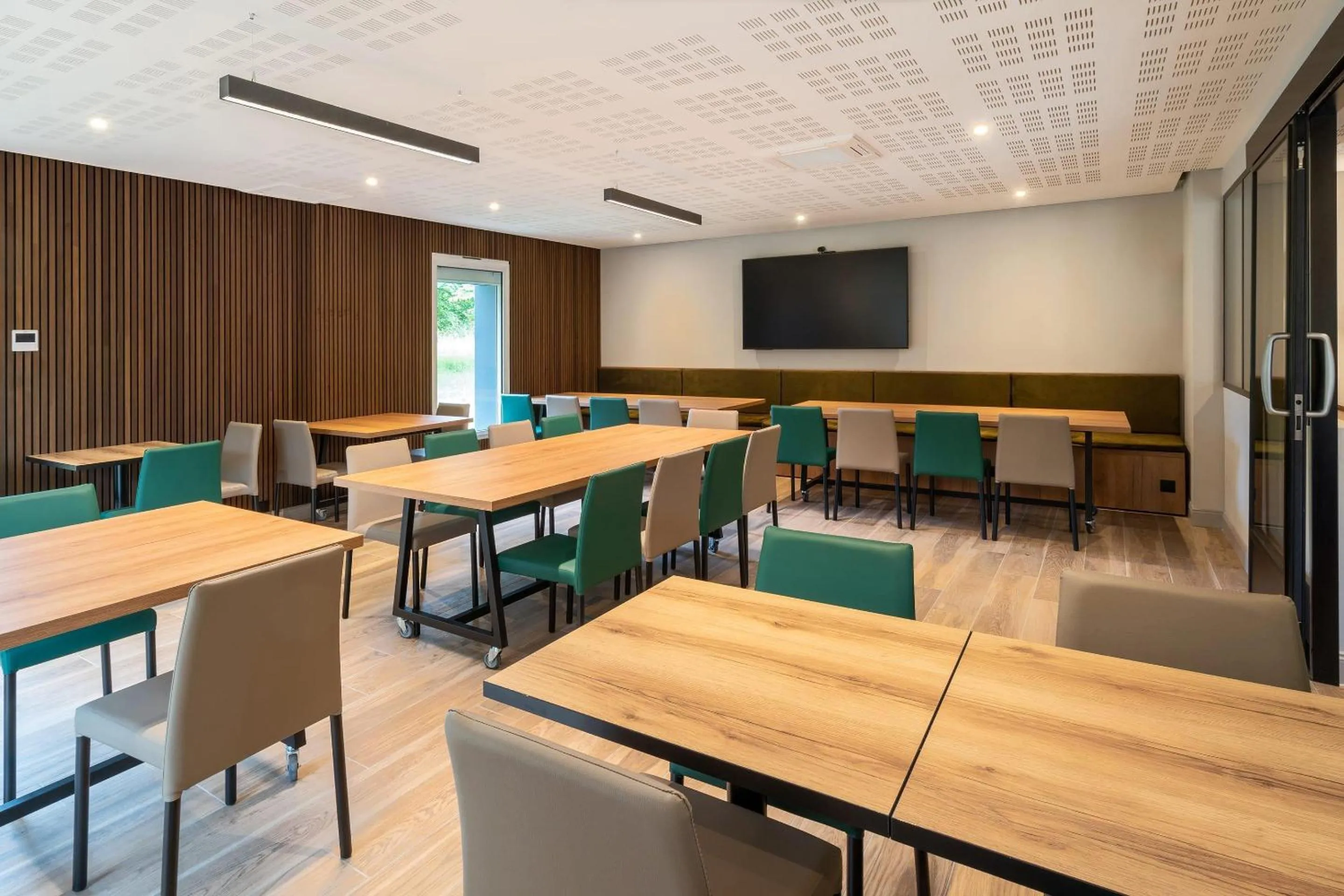 Meeting/conference room in Sure Hotel by Best Western Tours Sud