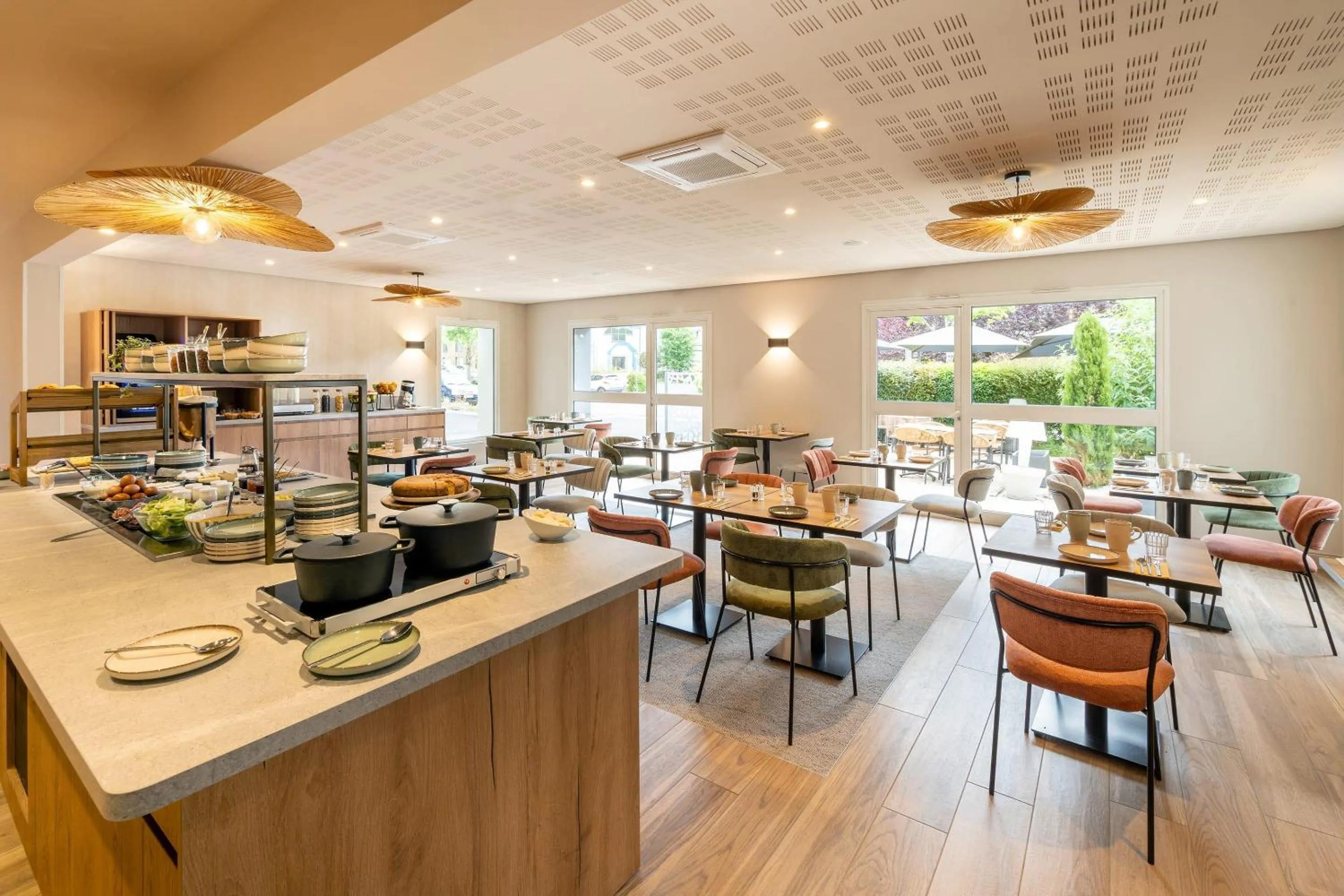 Breakfast in Sure Hotel by Best Western Tours Sud