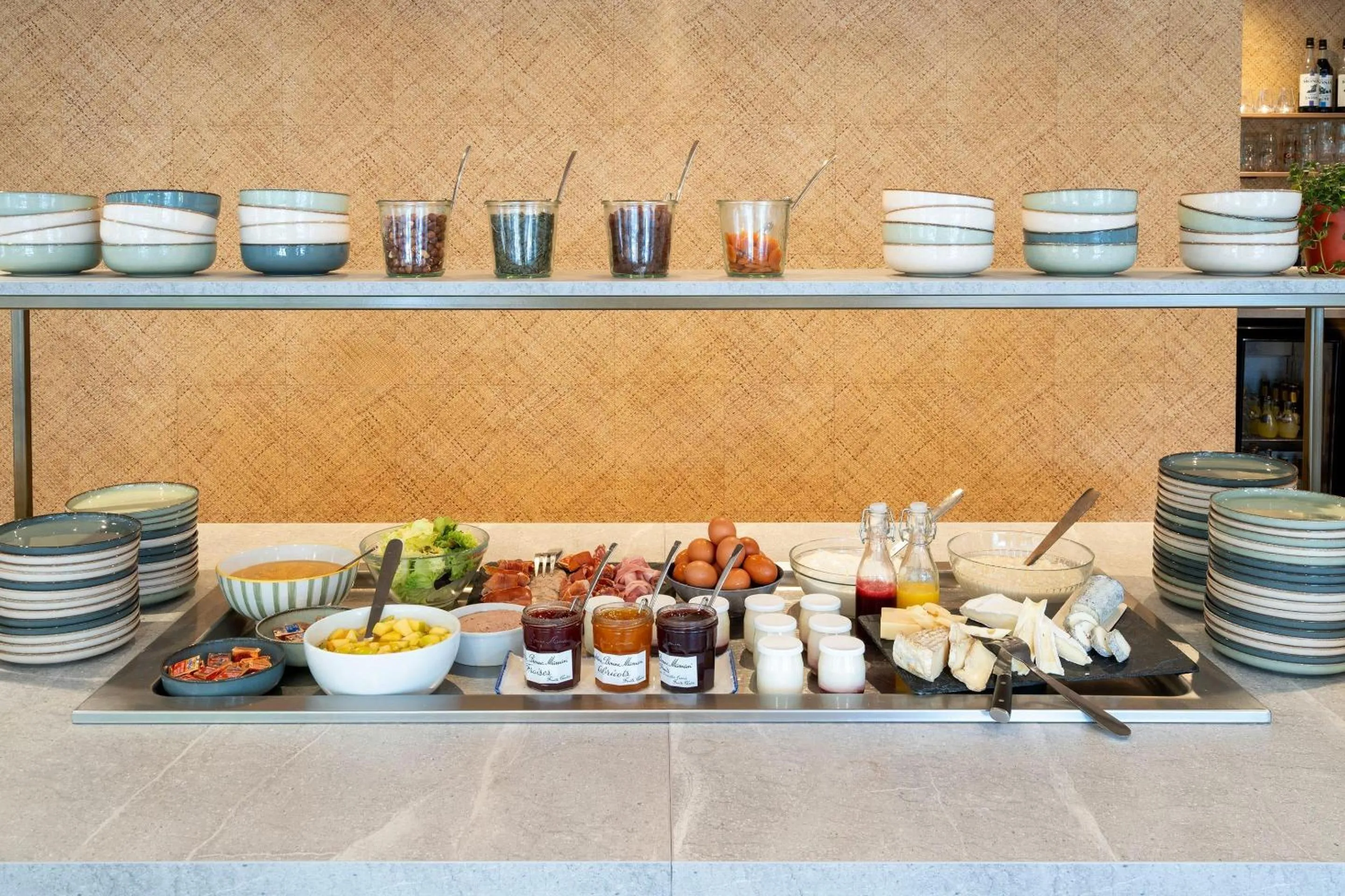 Breakfast in Sure Hotel by Best Western Tours Sud