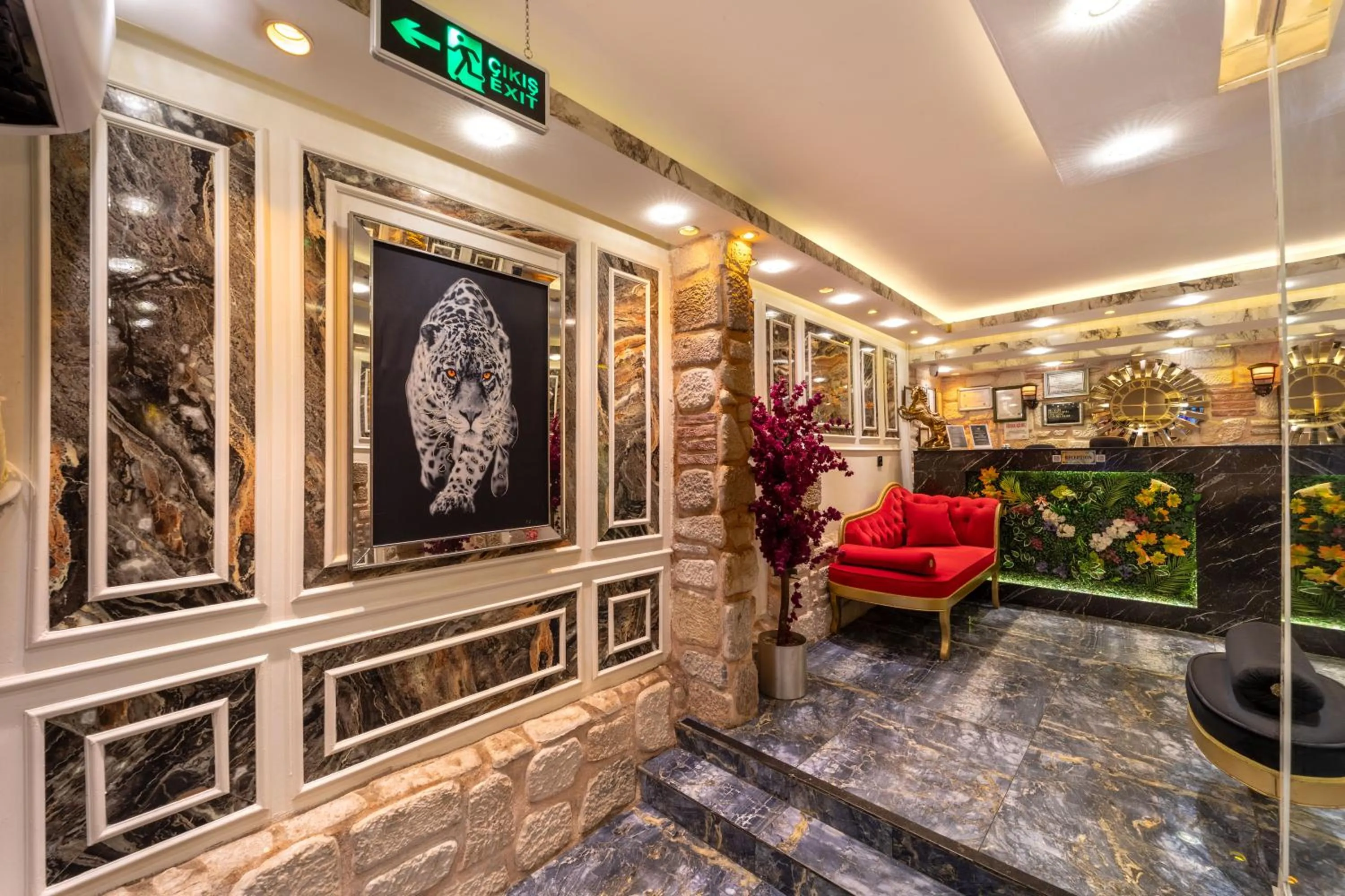 Decorative detail in REN PLUS SUITES