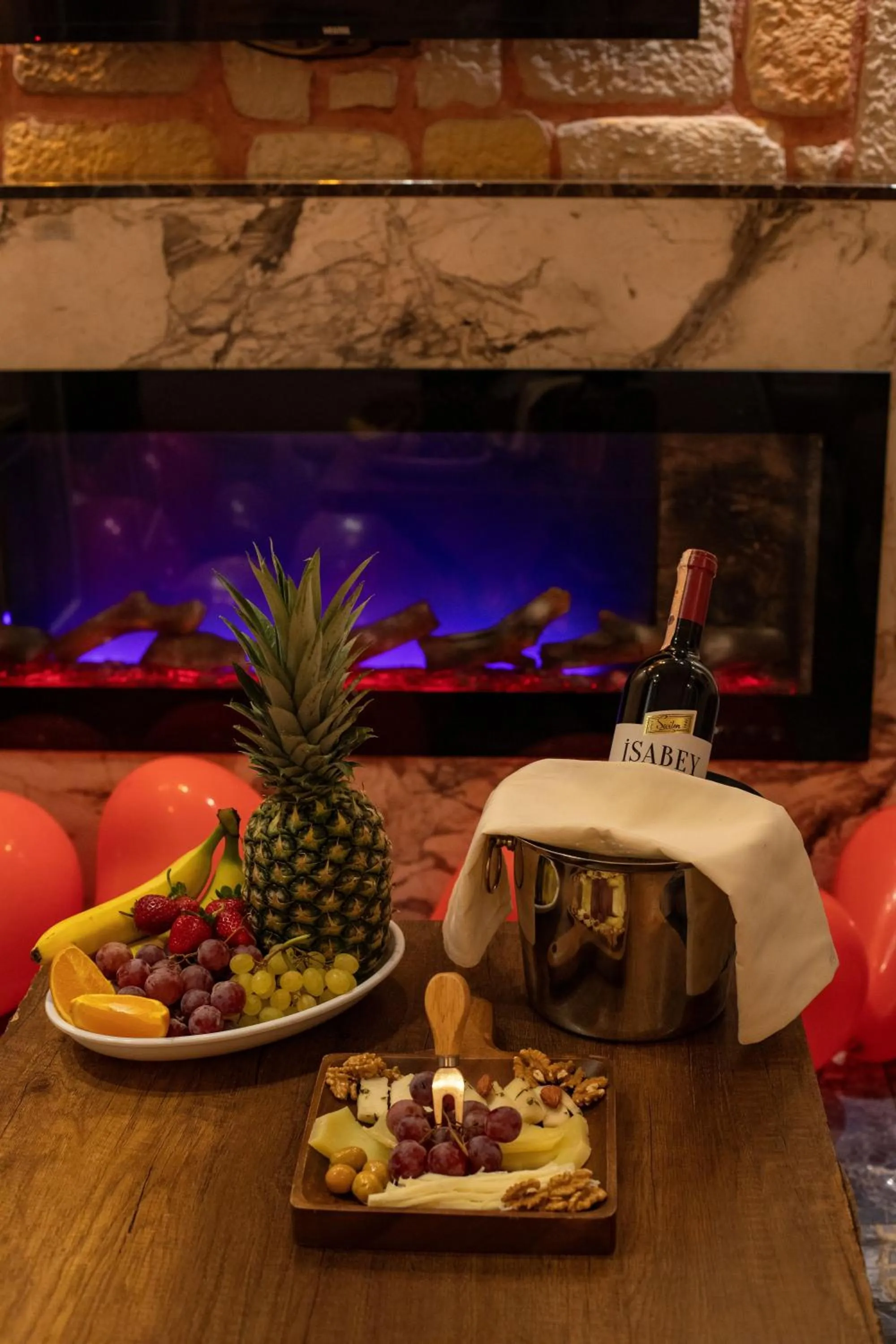 Food and drinks in REN PLUS SUITES