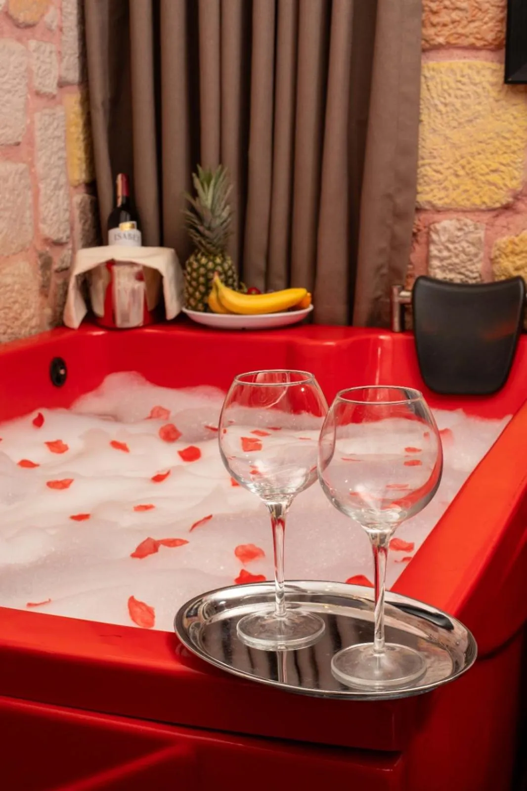 Food and drinks in REN PLUS SUITES