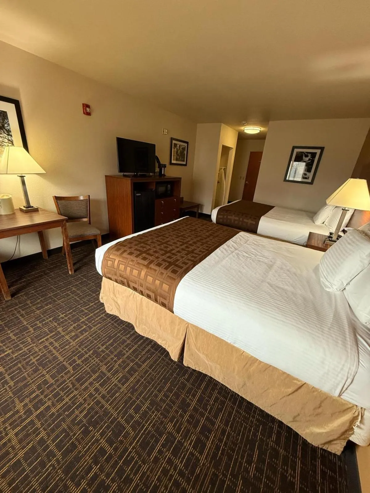 TV and multimedia in Richland Inn and Suites