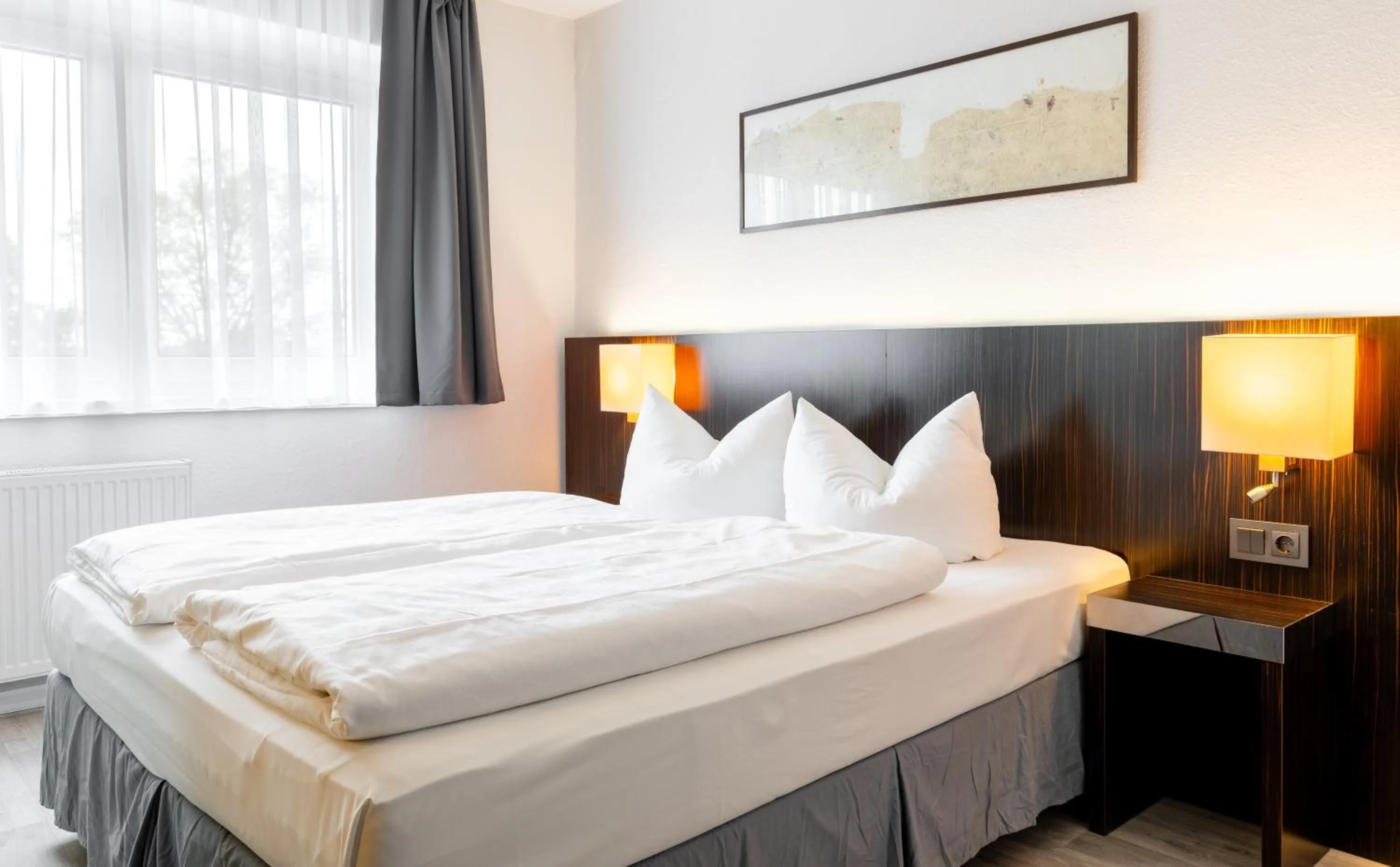 Photo of the whole room, Bed in Hotel 22