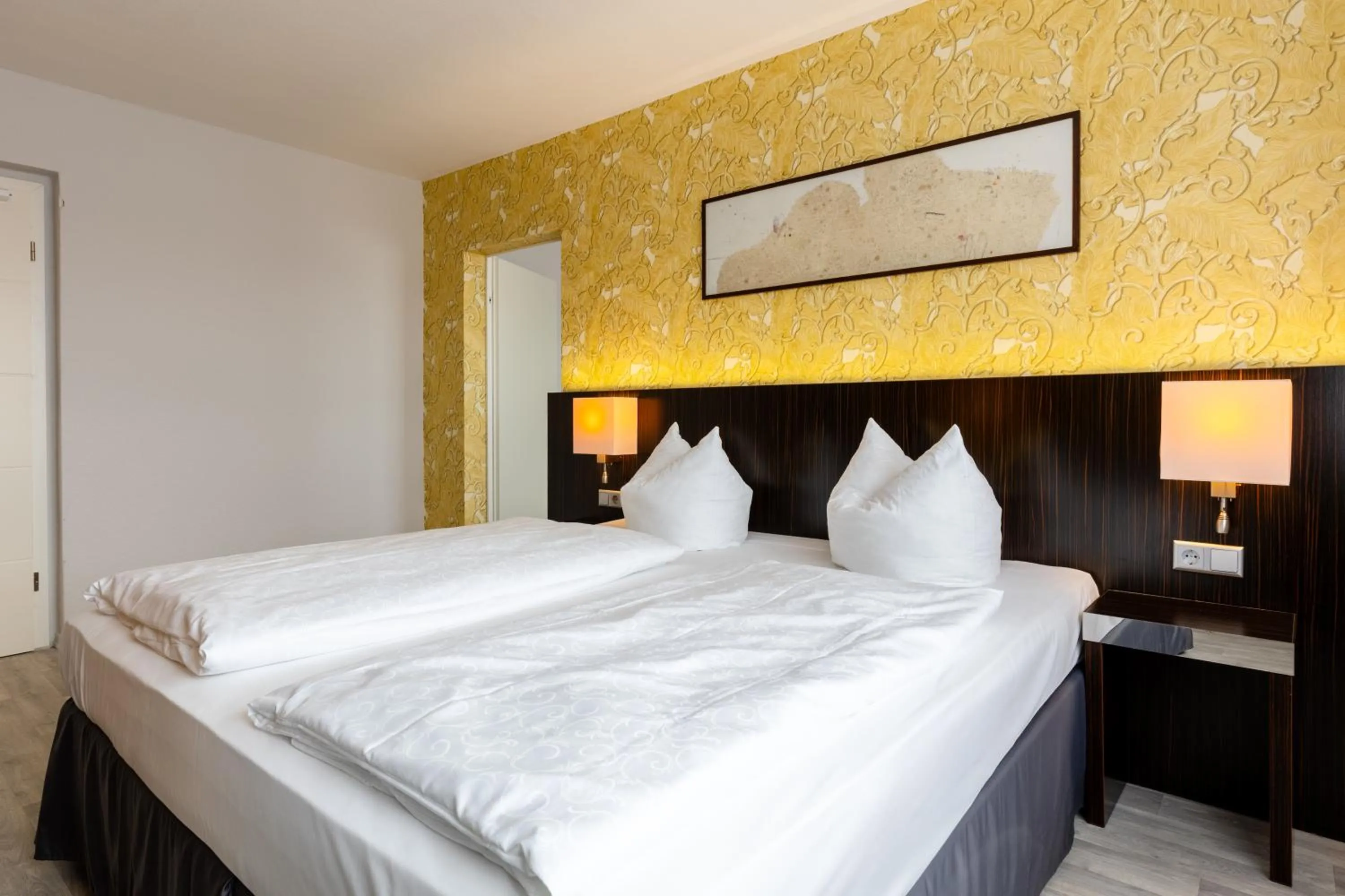 Photo of the whole room, Bed in Hotel 22