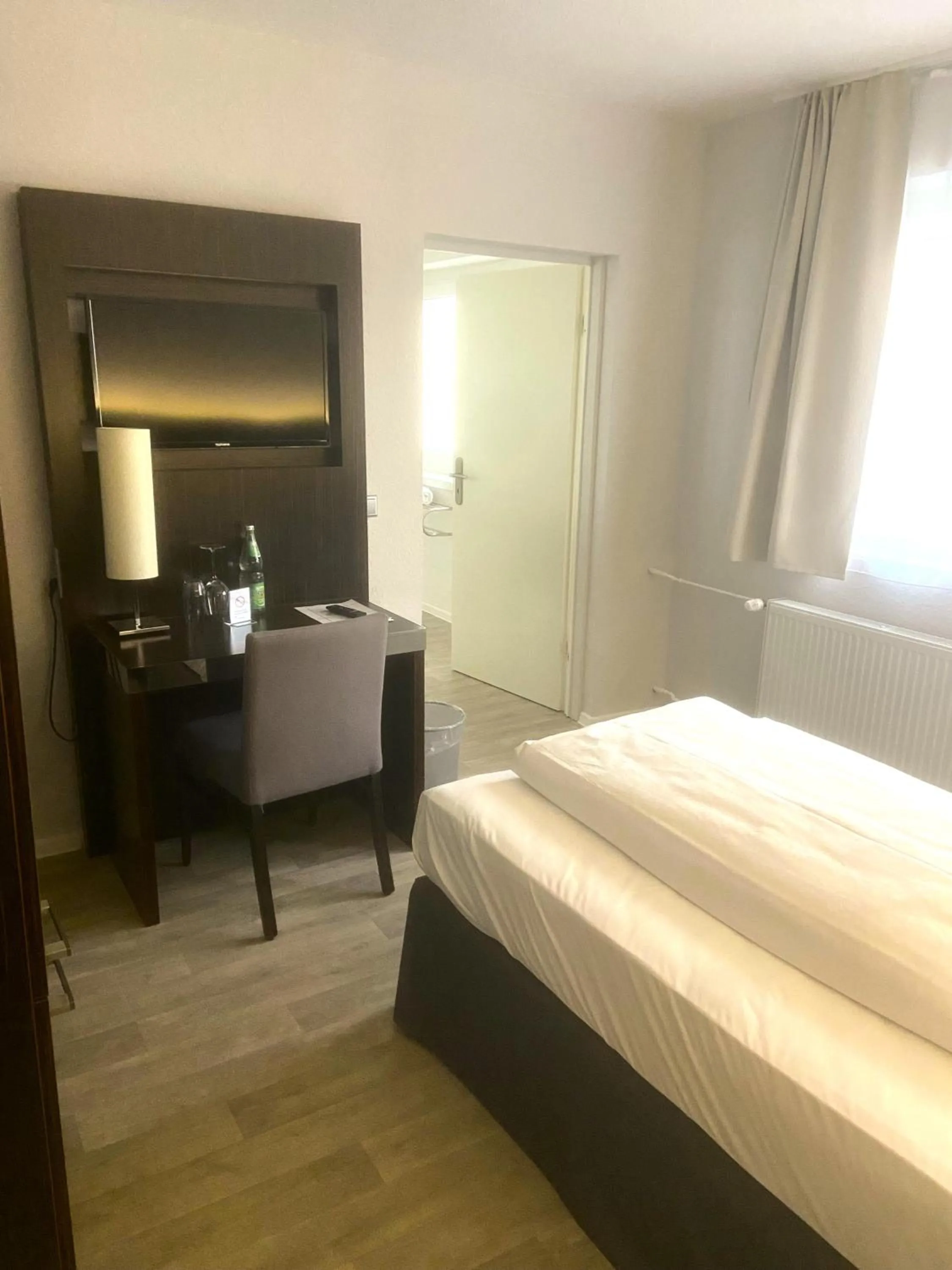 Bedroom, Bed in Hotel 22