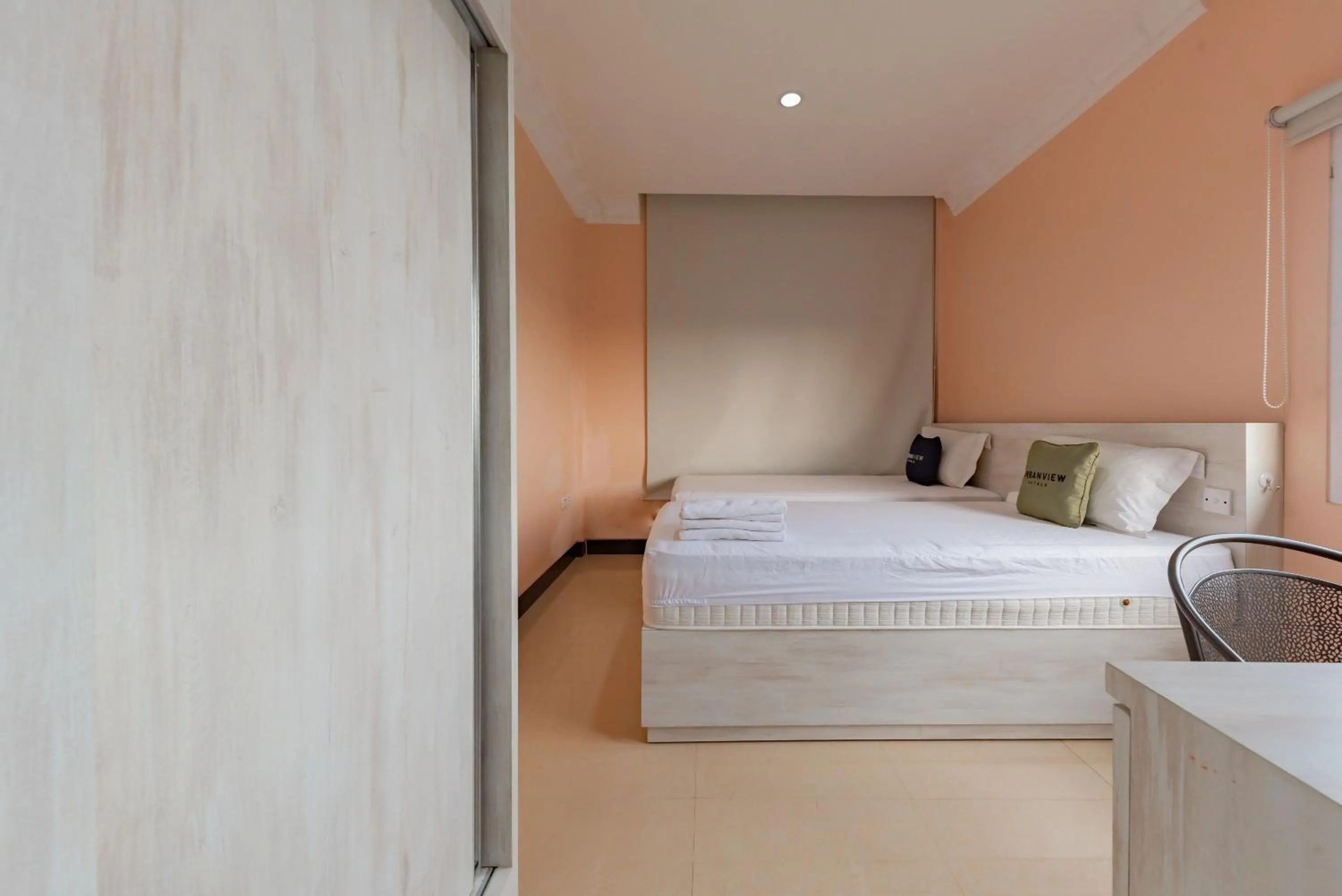 Bedroom, Bed in Urbanview Palace Syariah Balikpapan by RedDoorz
