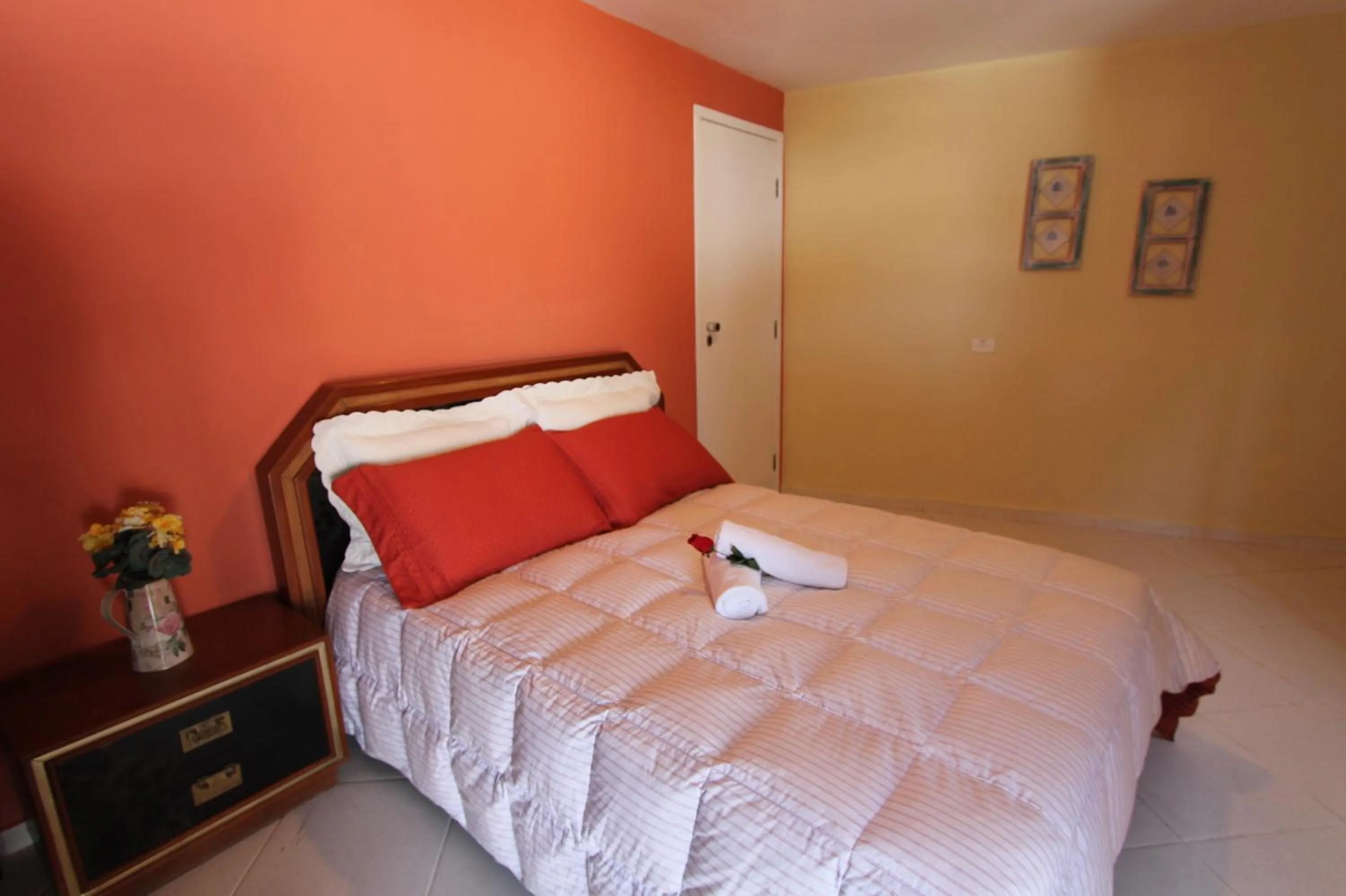 Photo of the whole room, Bed in Pousada Porto Paraiso, o seu Paraíso Escondido no Guarujá