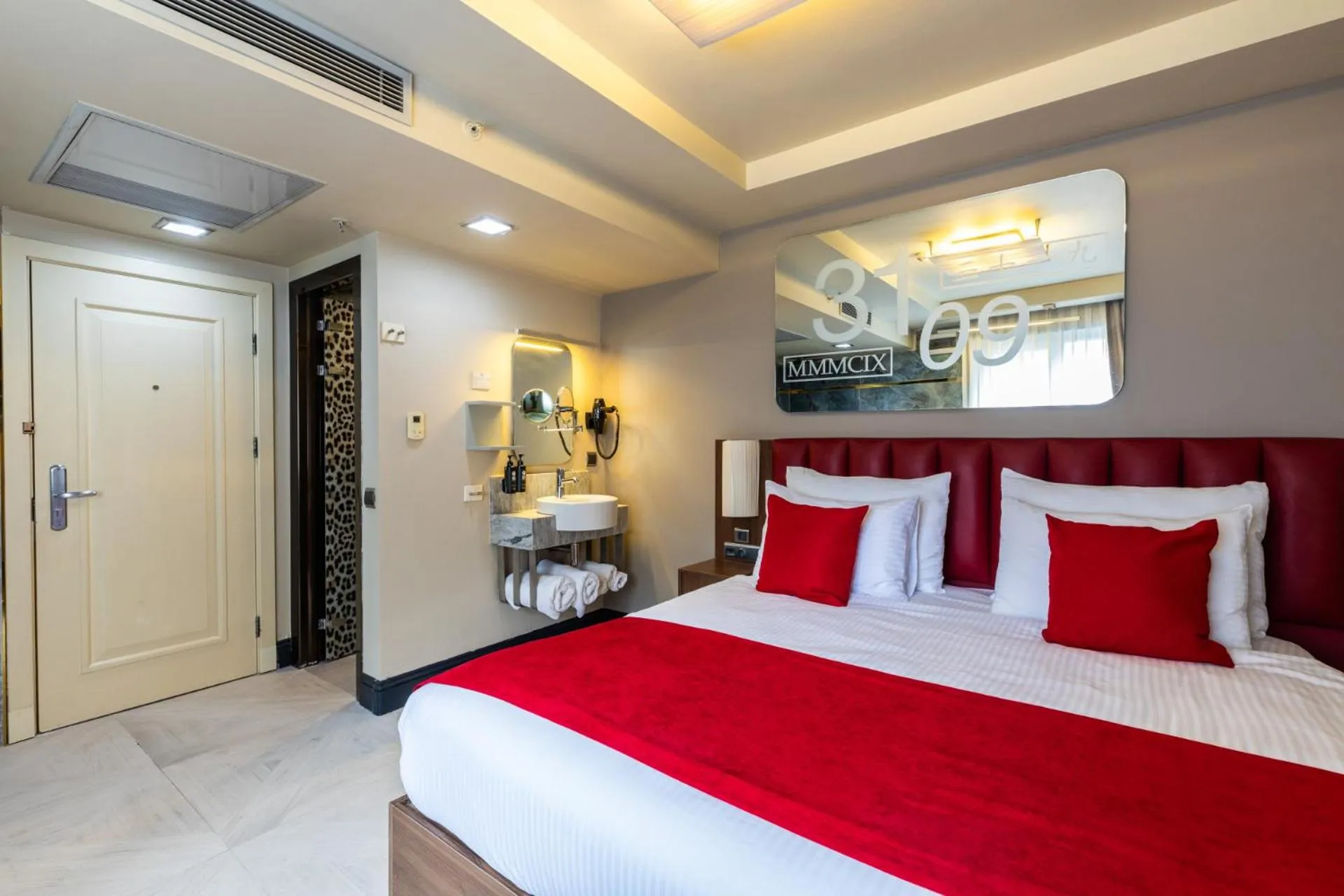 Photo of the whole room, Bed in Ramada By Wyndham Istanbul Pera Taksim