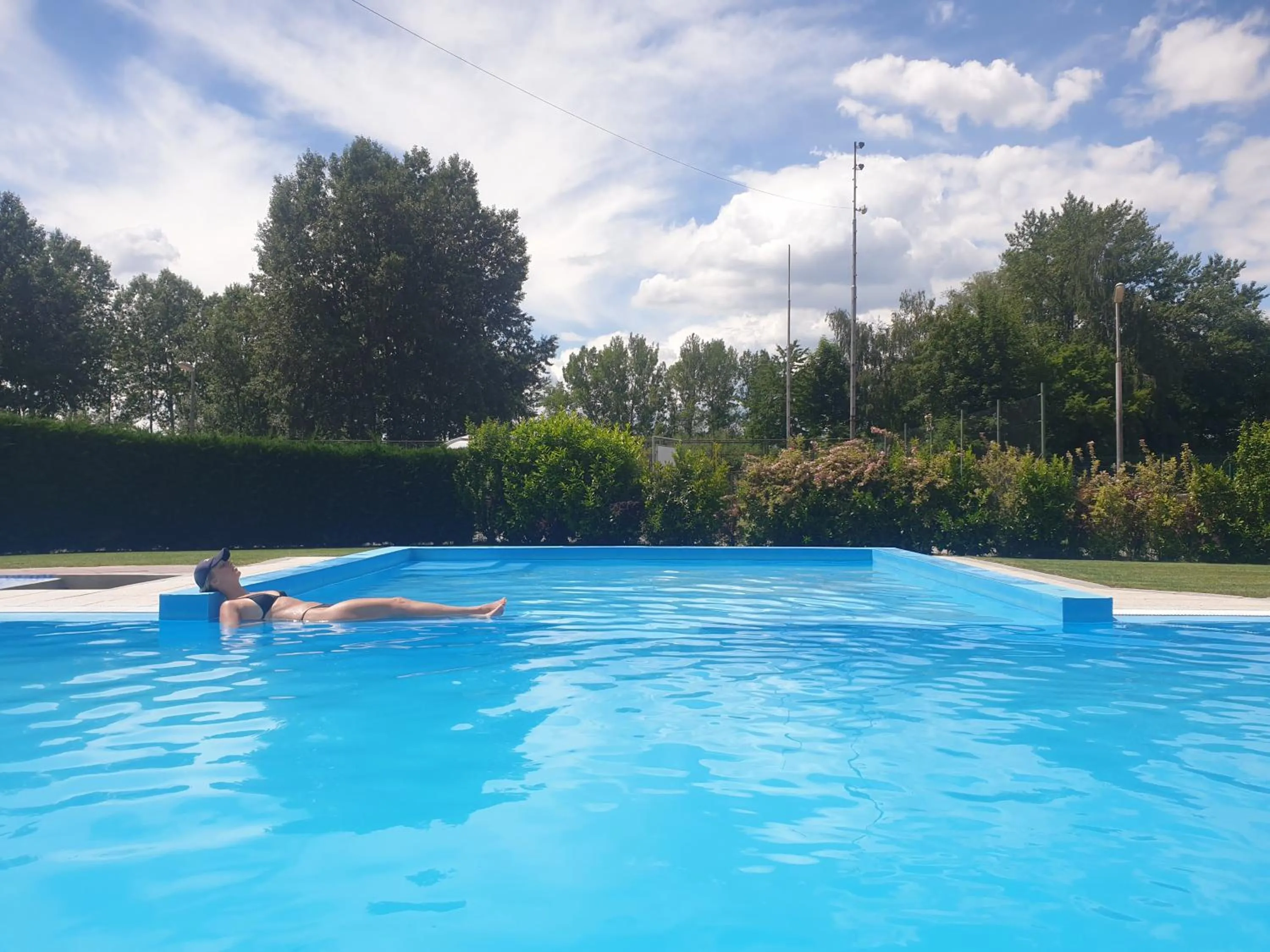 People in Hotel KOREKT