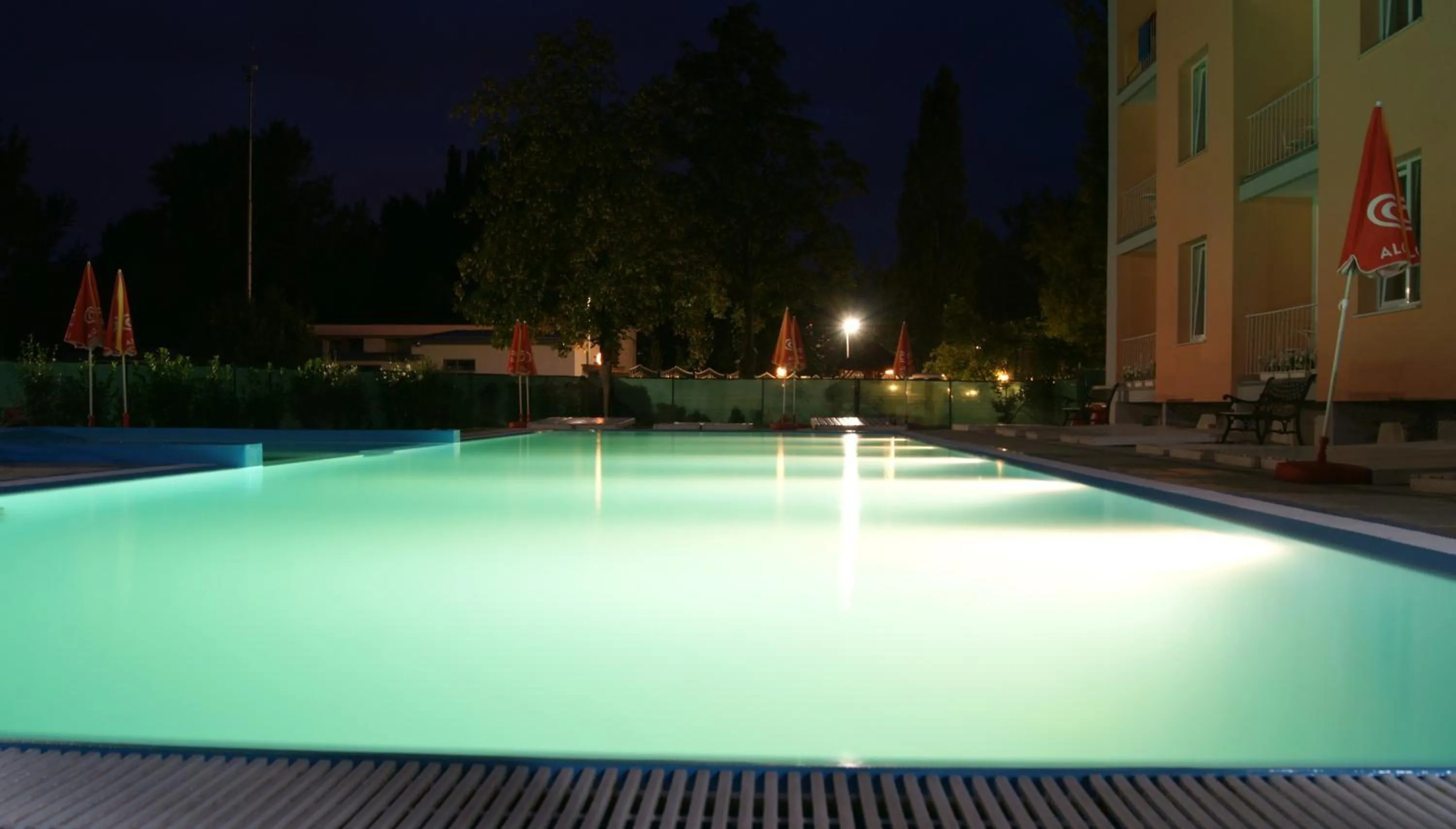 Swimming pool in Hotel KOREKT