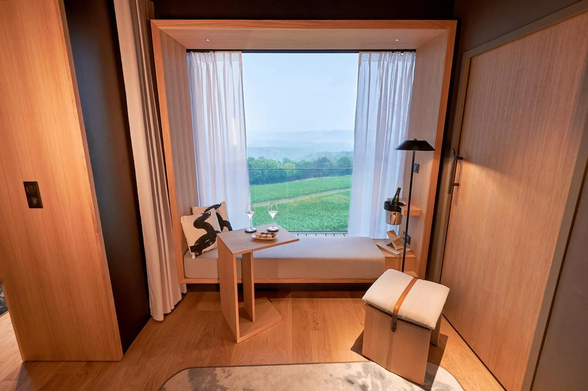 Natural landscape, Bed in LOISIUM Wine & Spa Hotel Champagne