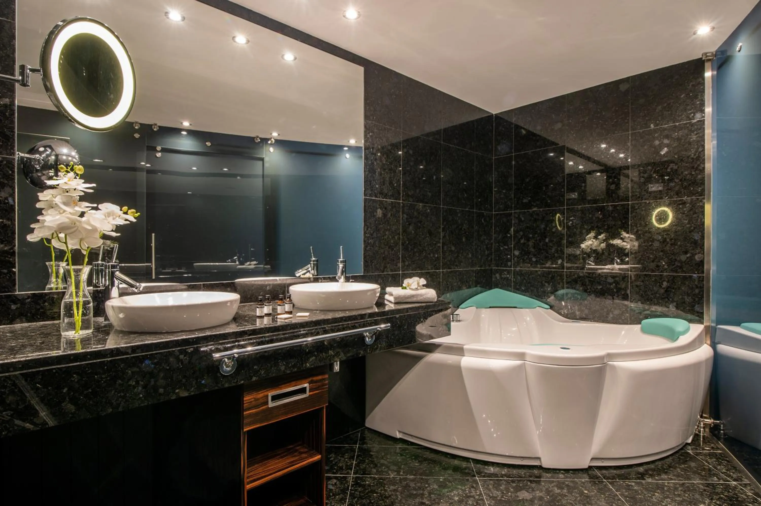 Hot Tub in Hotel Starc by Pierre & Vacances Premium