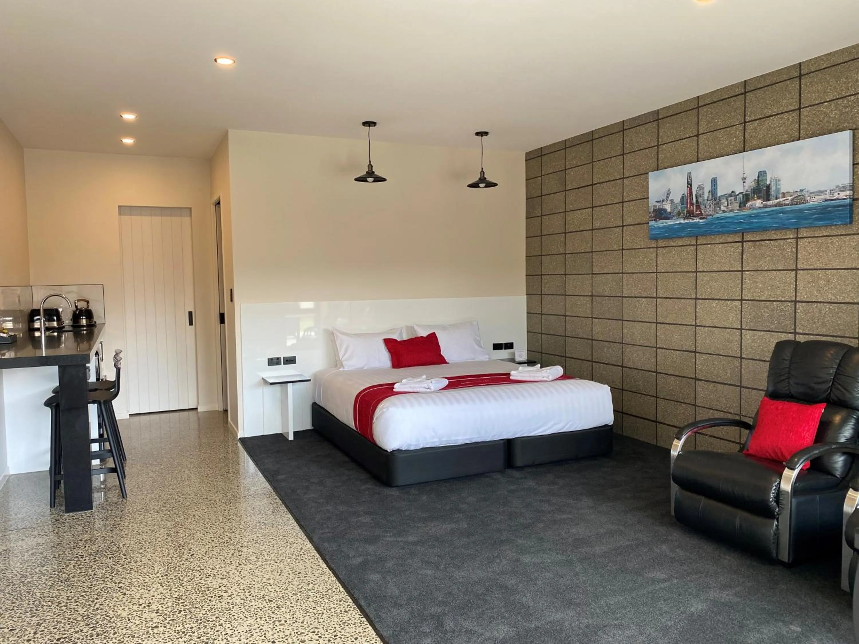 Photo of the whole room, Bed in Matakana Motel