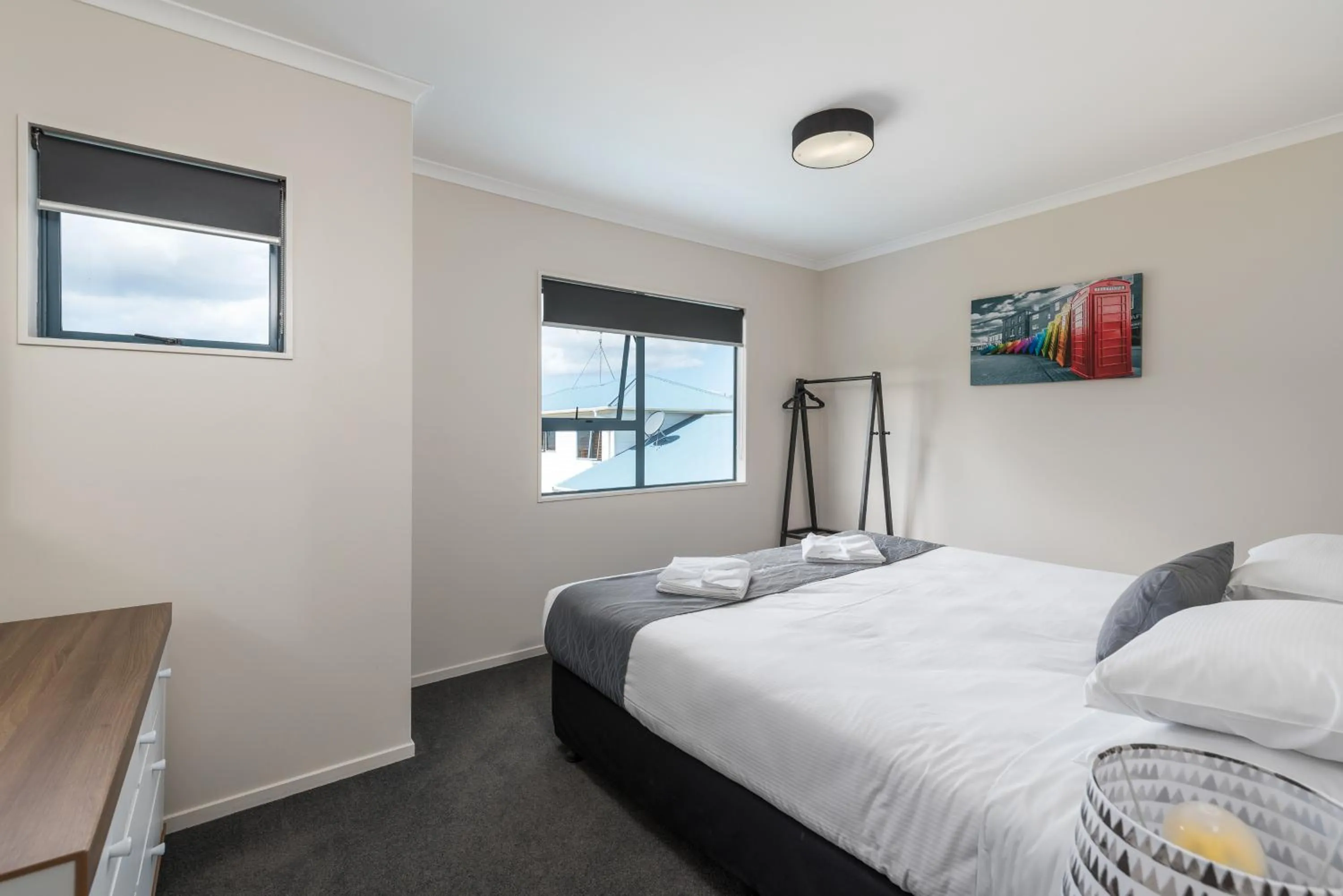 Two story 2Bed unit 3Beds M in Matakana Motel