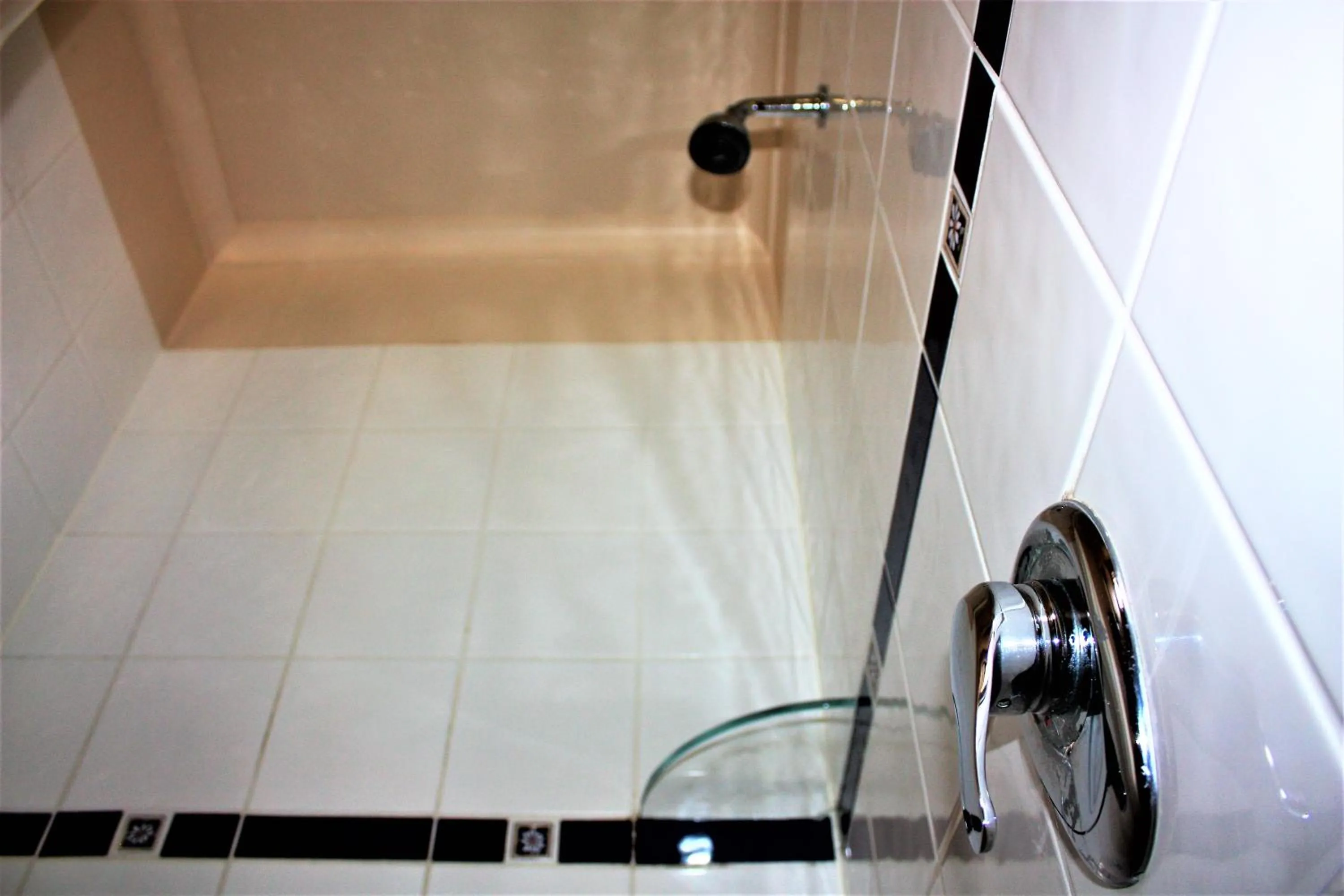 Bathroom in Owen River Tavern & Motels