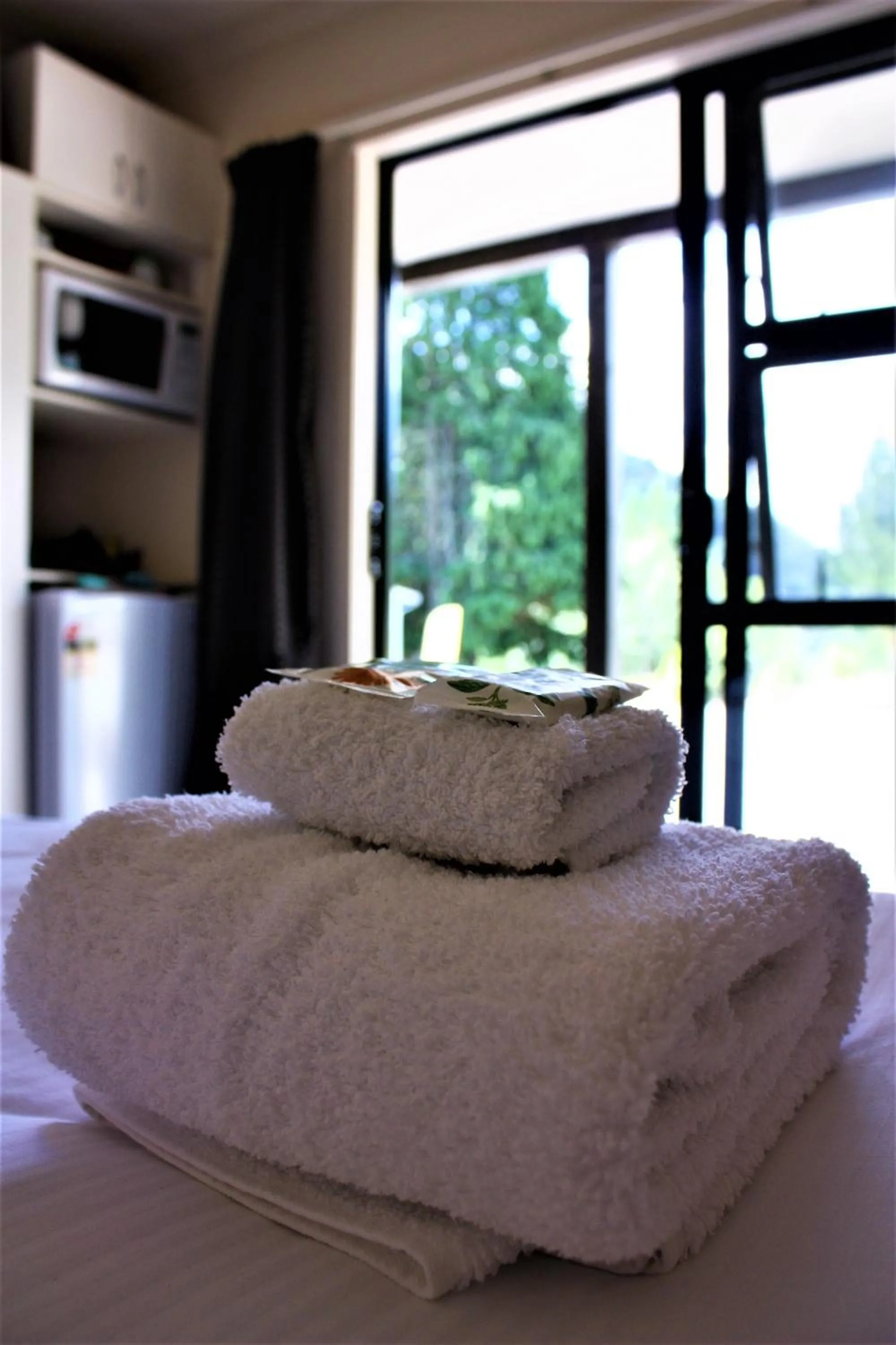 Bed in Owen River Tavern & Motels