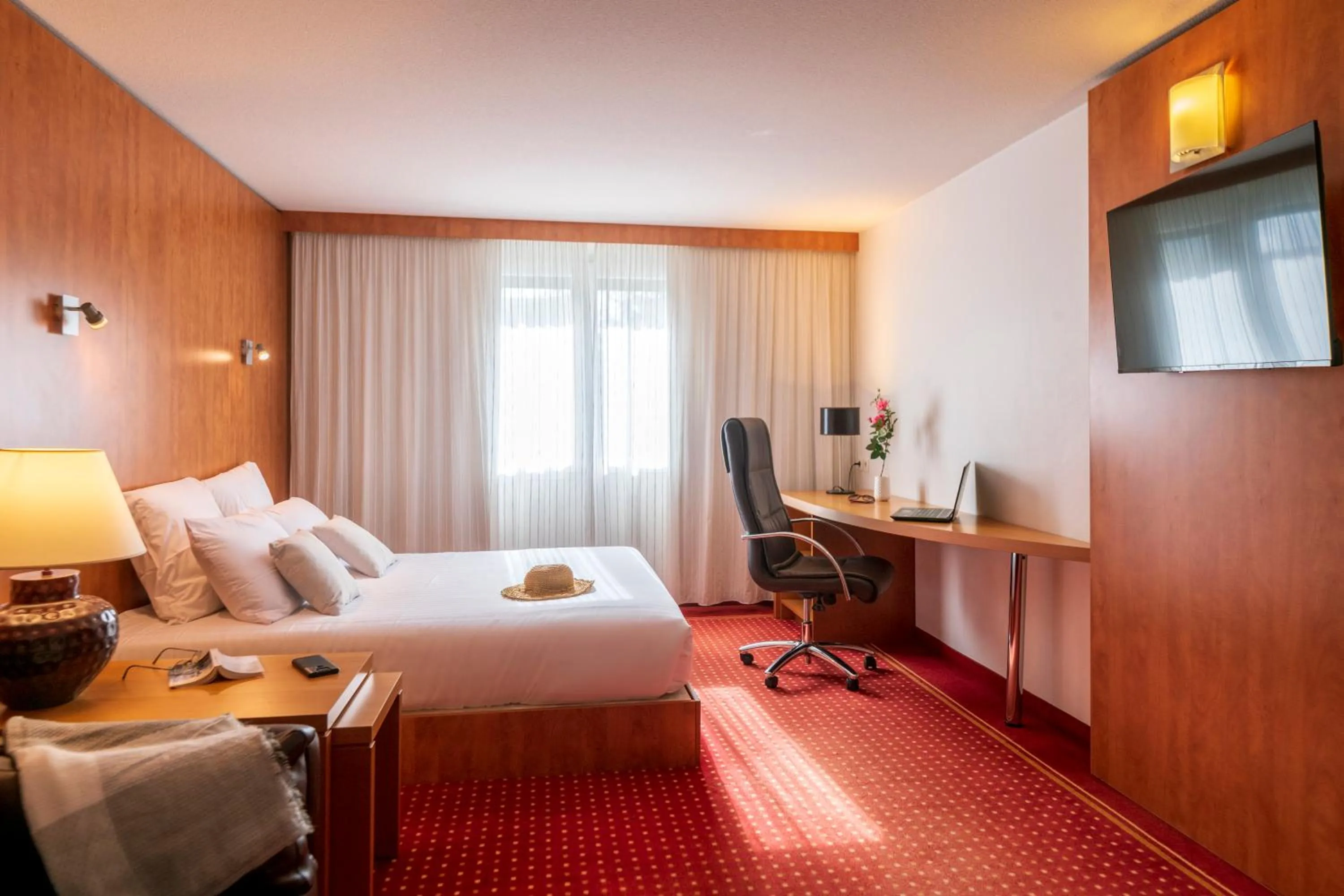 Bed in CERISE Bordeaux Mérignac Aéroport